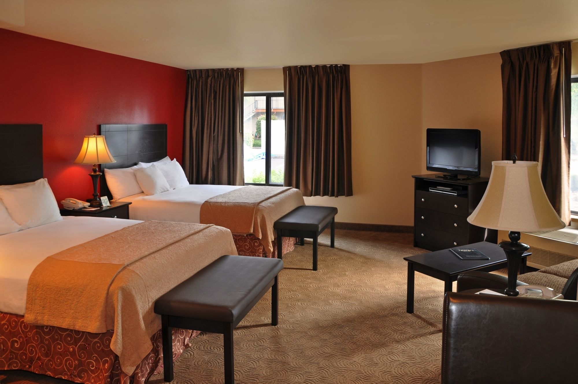 Oxford Suites Portland - Jantzen Beach