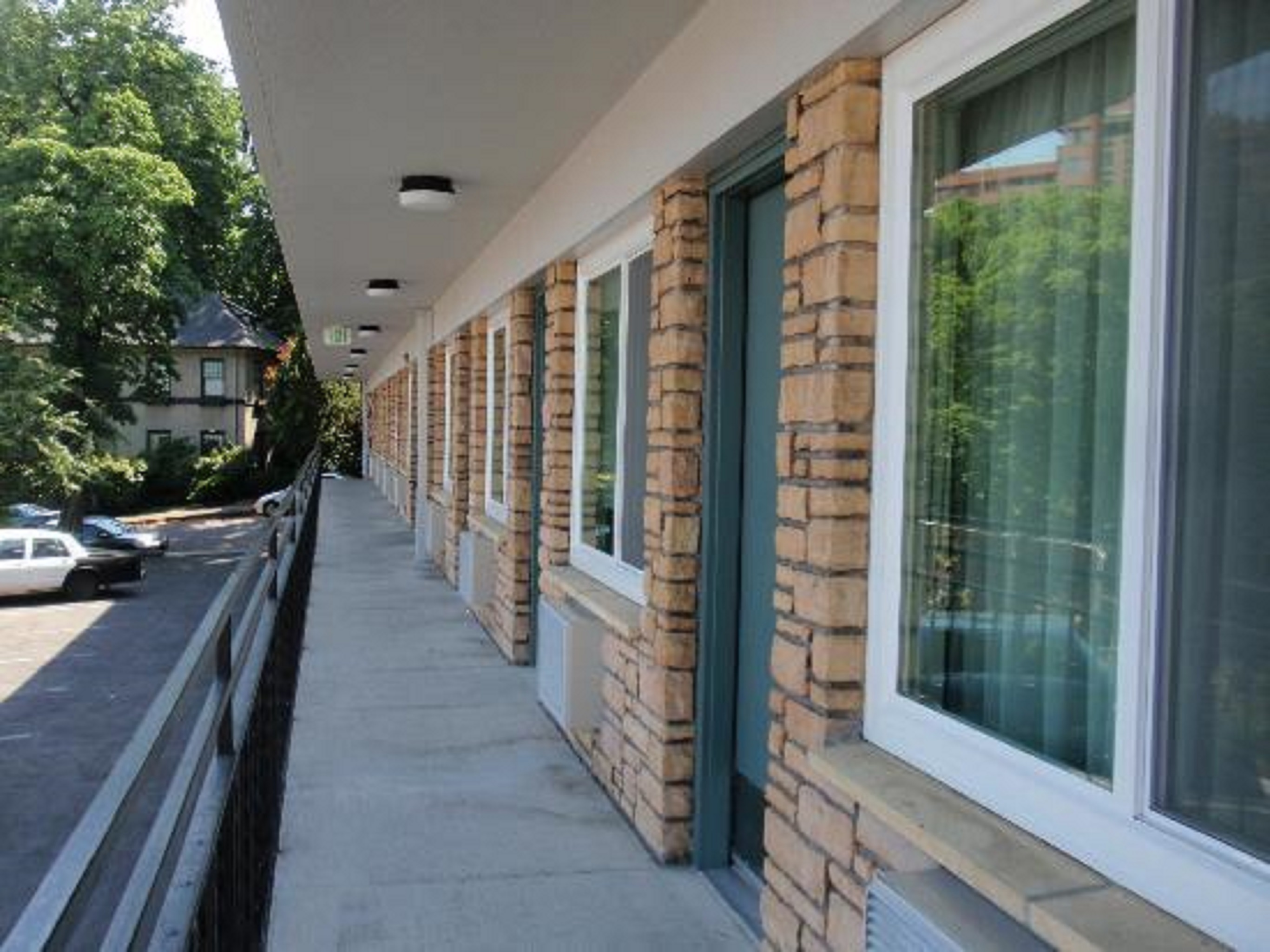 Park Lane Suites & Inn