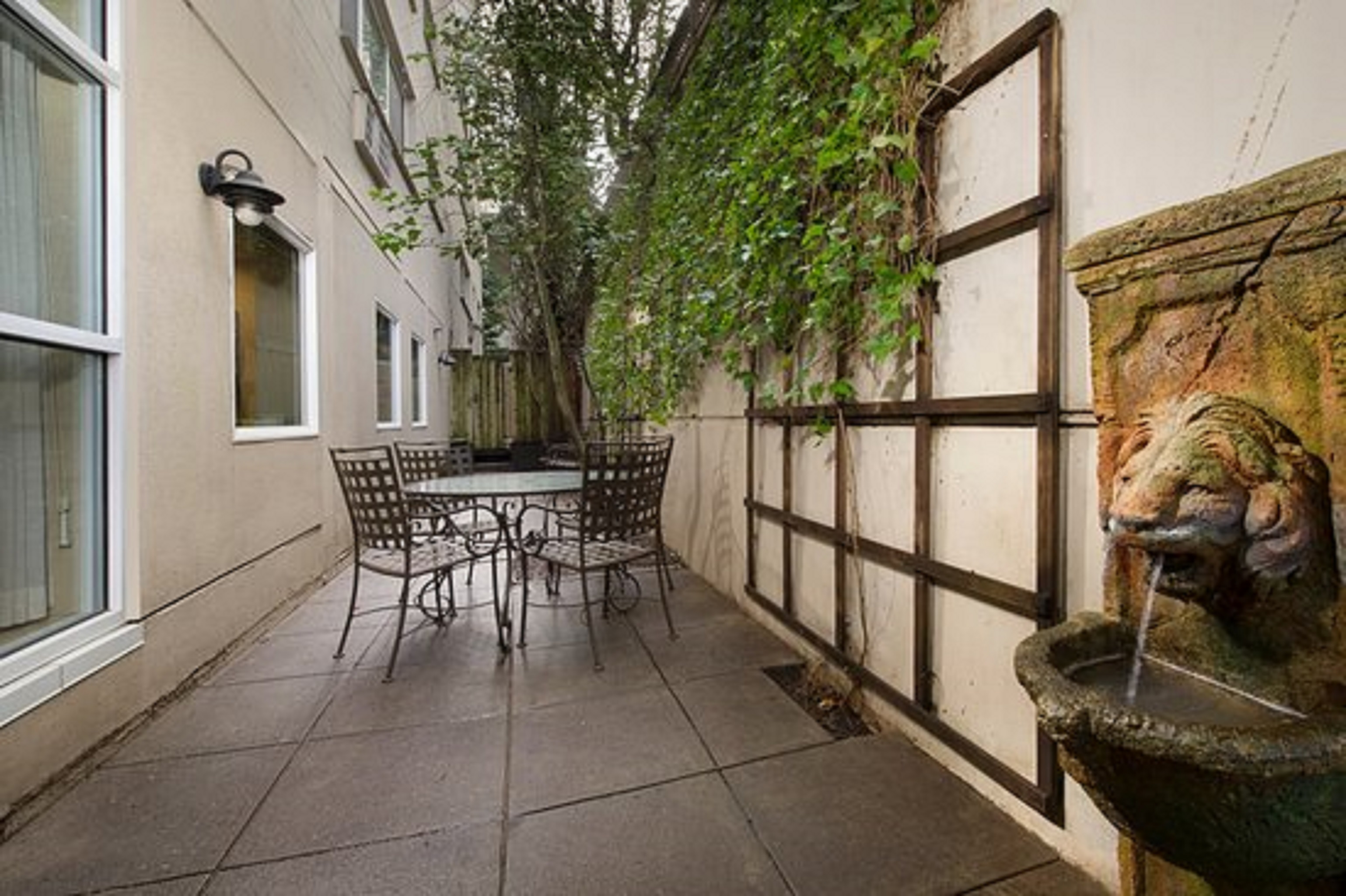 Park Lane Suites & Inn