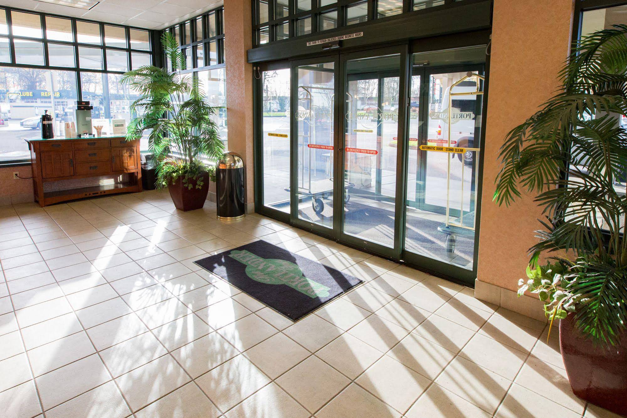 Portlander Inn and Marketplace