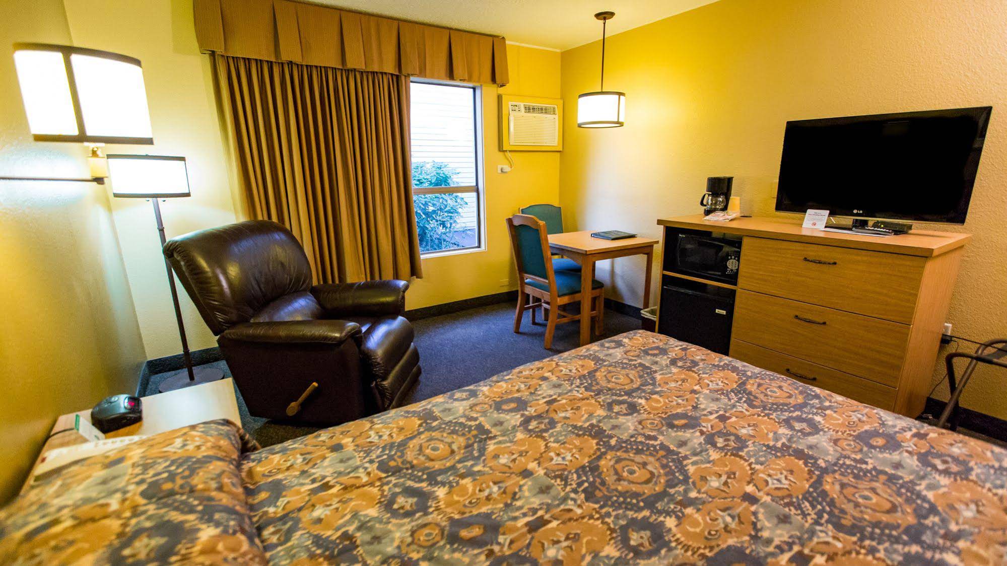 Portlander Inn and Marketplace