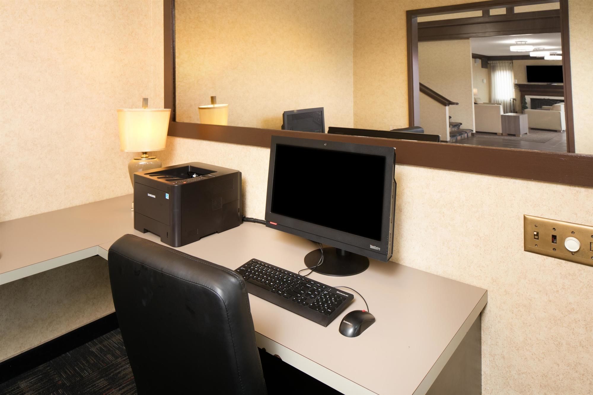 Red Lion Hotel Portland Airport