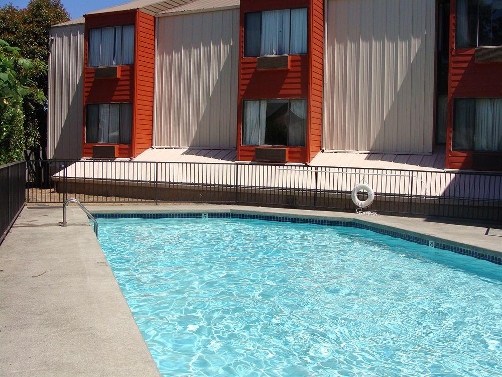 Studio 6 Portland Or