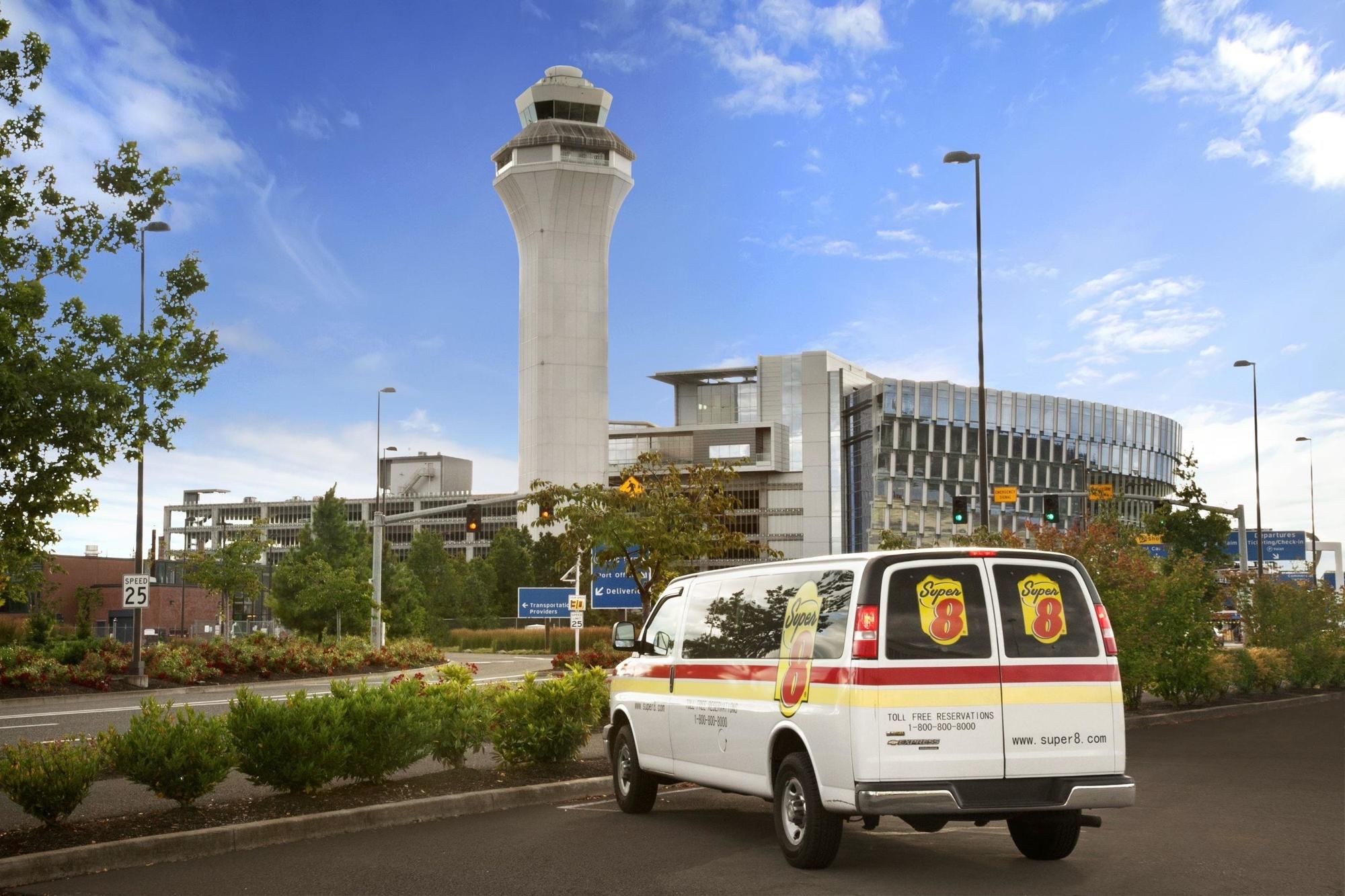 Super 8 By Wyndham Portland Airport