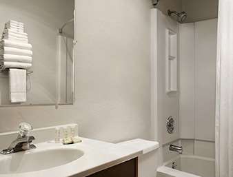 Super 8 By Wyndham Portland Airport