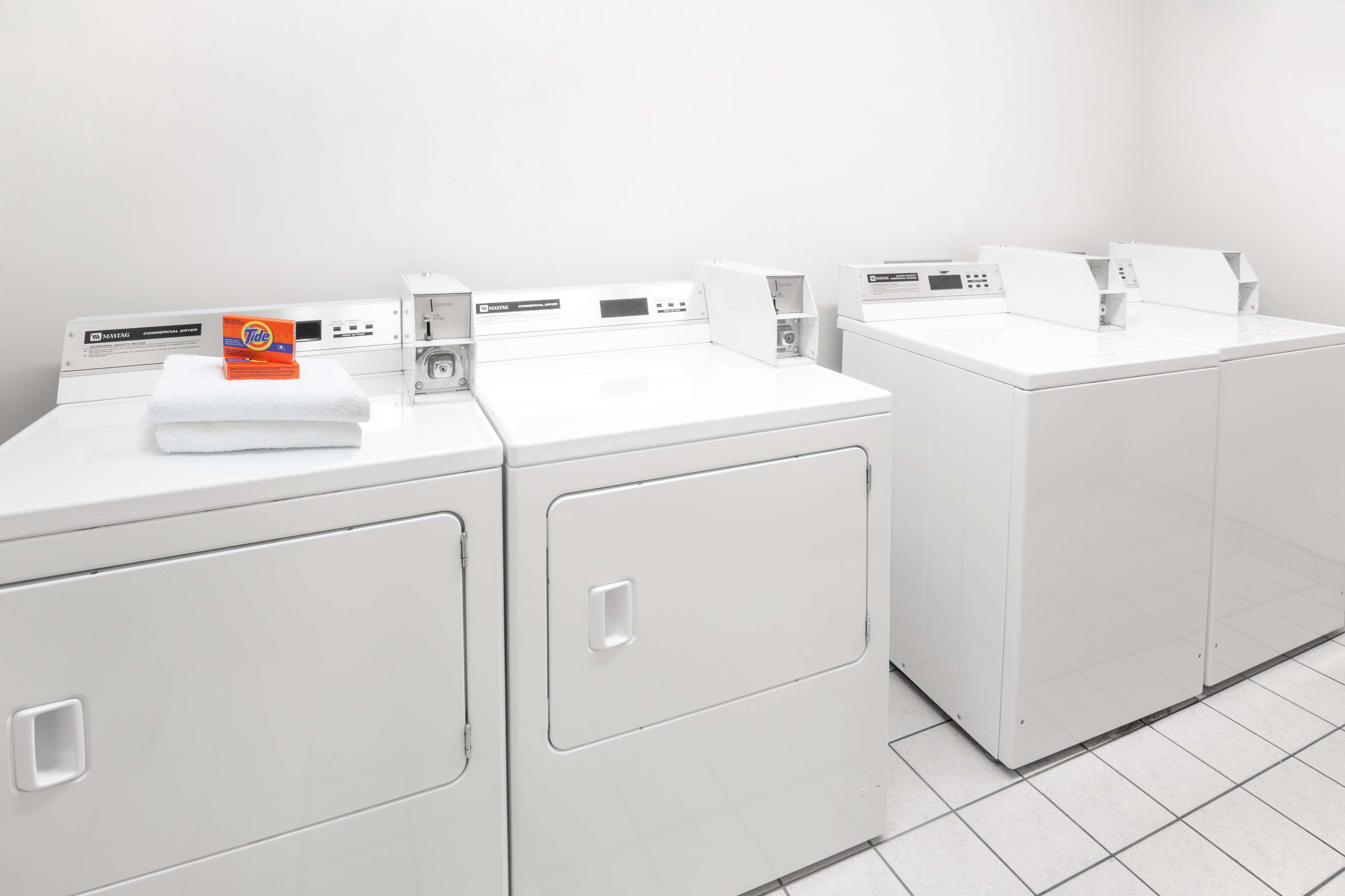 Super 8 by Wyndham Redmond