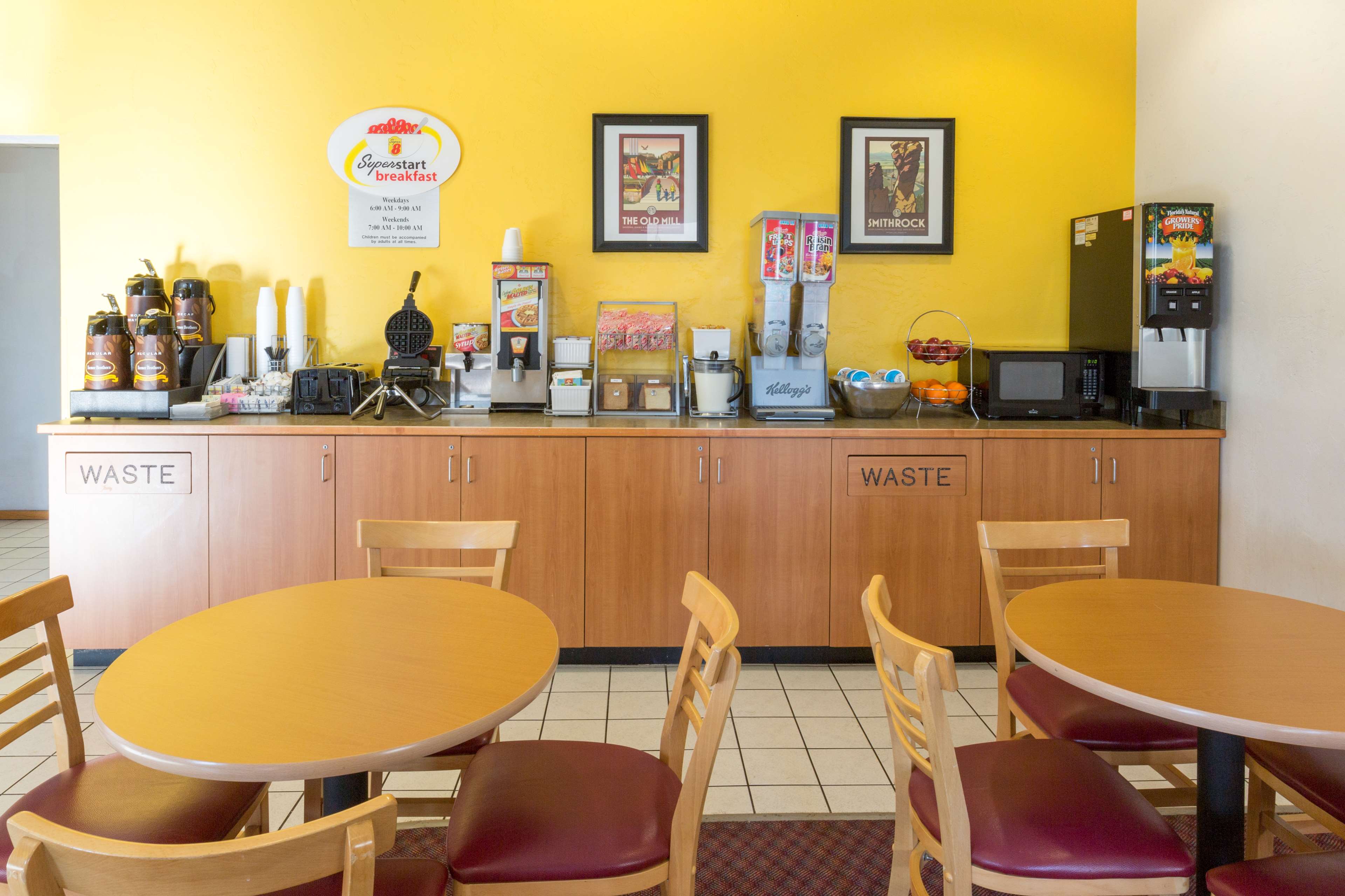 Super 8 by Wyndham Redmond