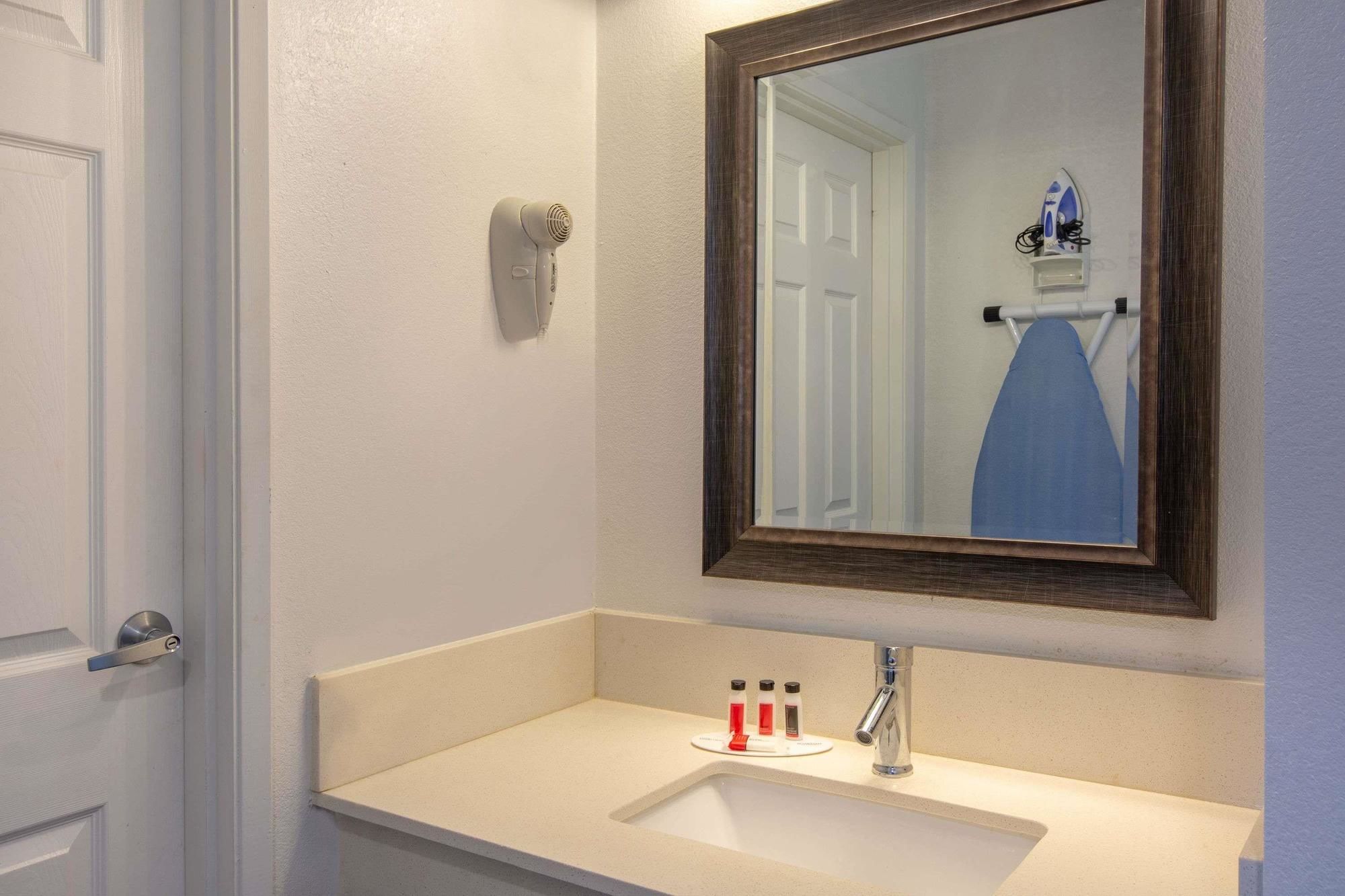 Baymont By Wyndham Roseburg