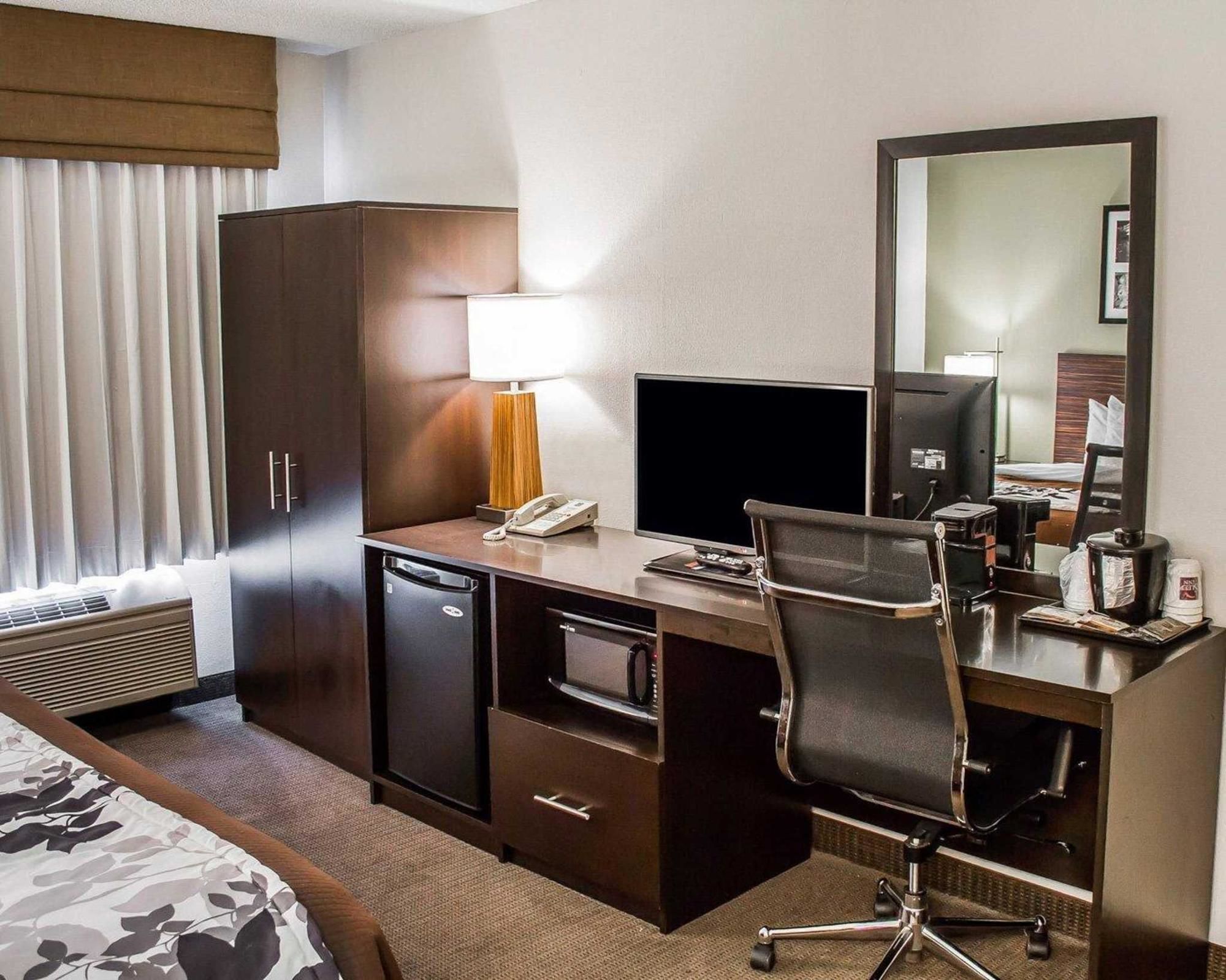 Econo Lodge Inn & Suites Roseburg