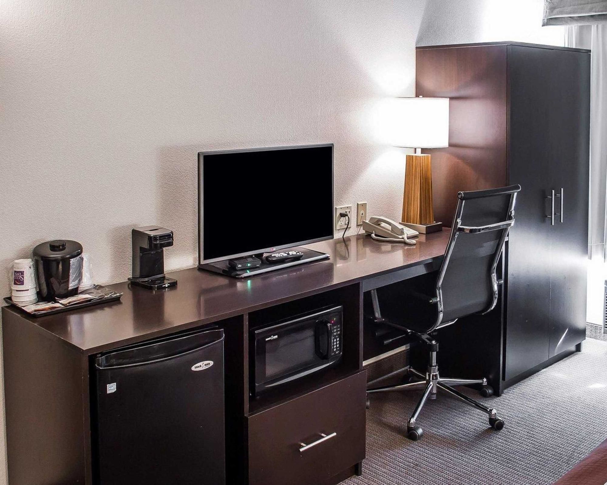 Econo Lodge Inn & Suites Roseburg