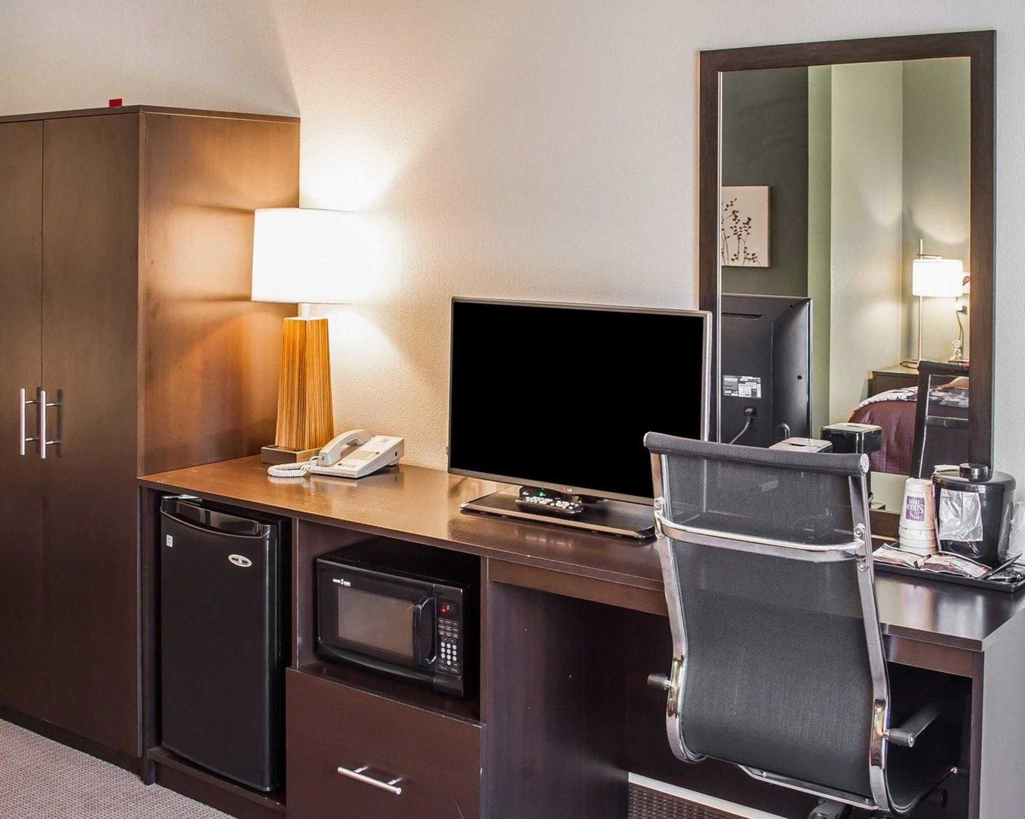 Econo Lodge Inn & Suites Roseburg