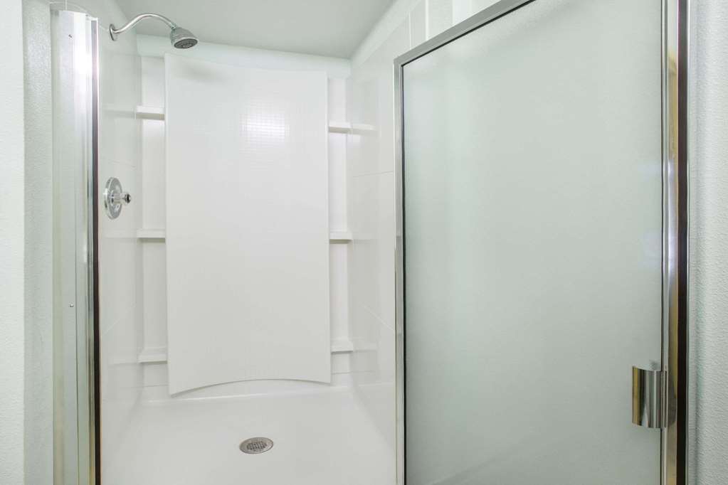 Riverfront Inn - Roseburg