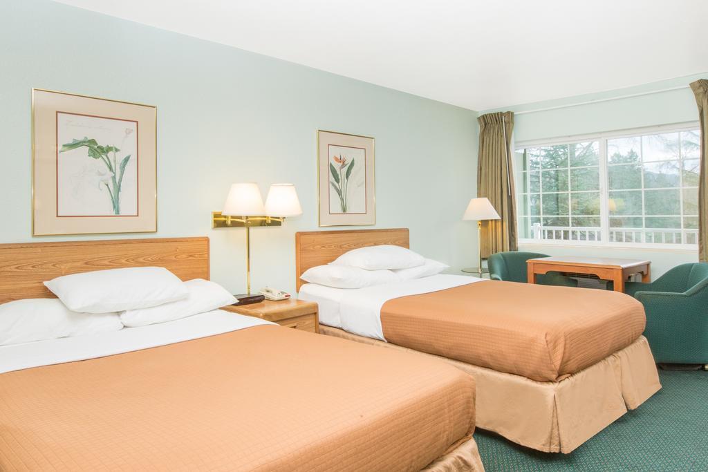 Riverfront Inn - Roseburg