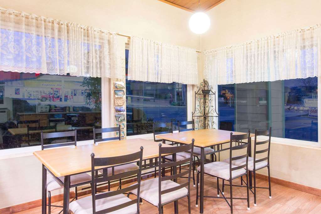 Riverfront Inn - Roseburg