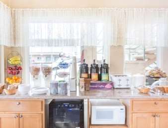 Riverfront Inn - Roseburg