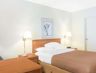 Riverfront Inn - Roseburg