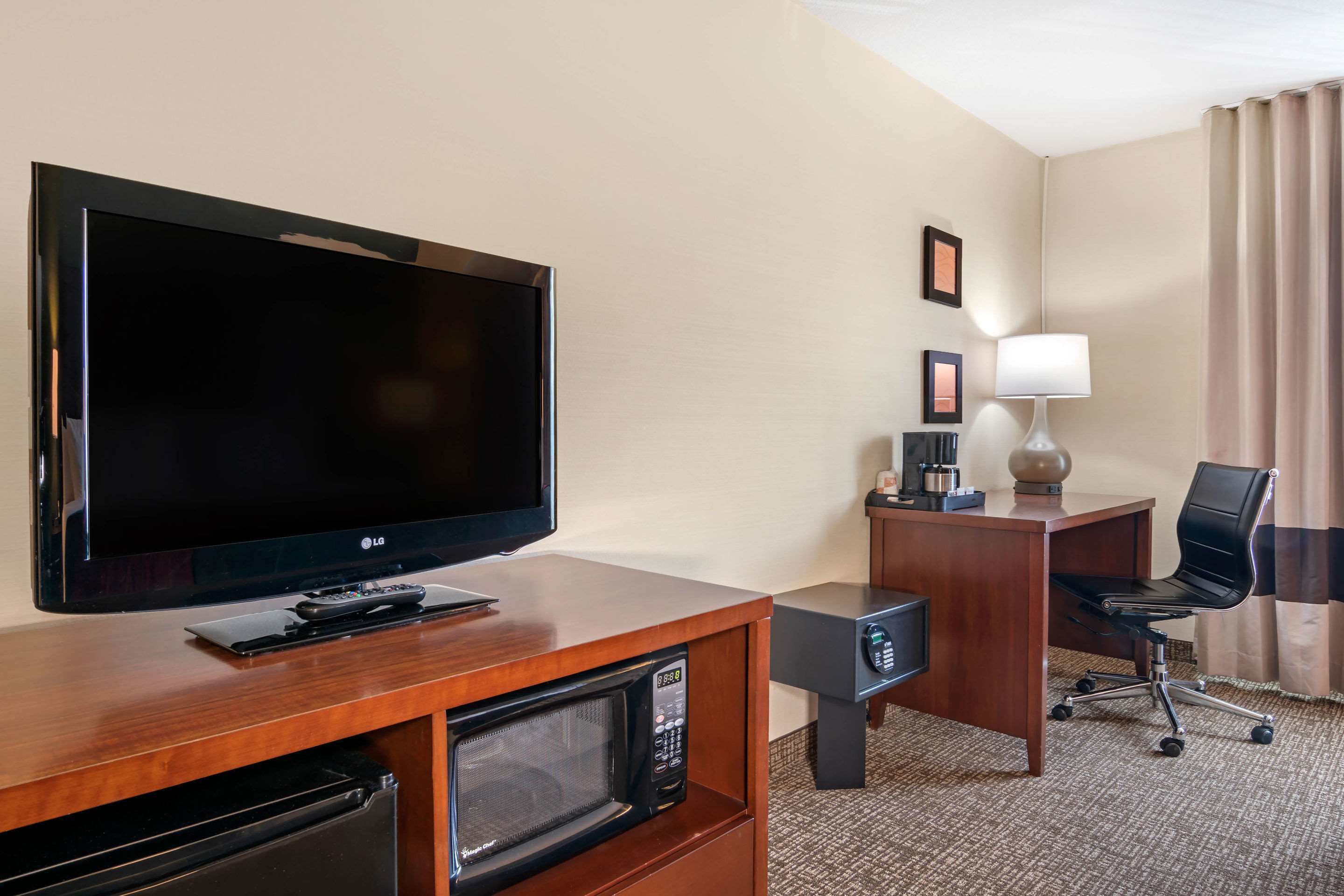 Comfort Inn & Suites