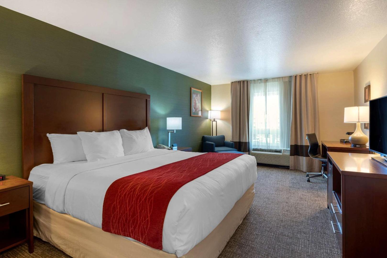 Comfort Inn & Suites