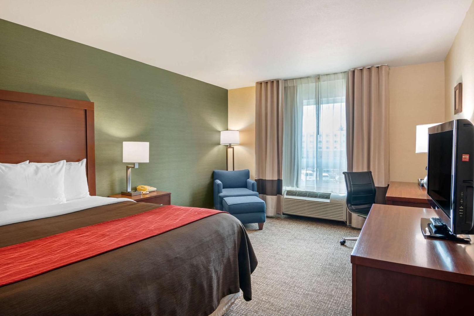 Comfort Inn & Suites