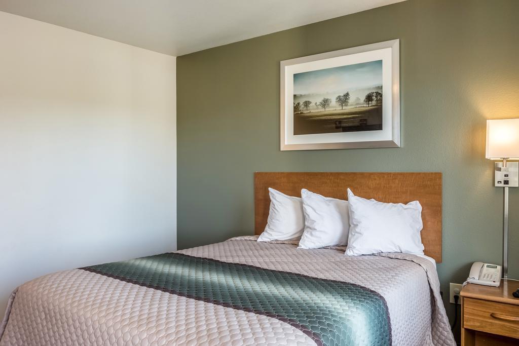 HomeTowne Studios Salem, OR