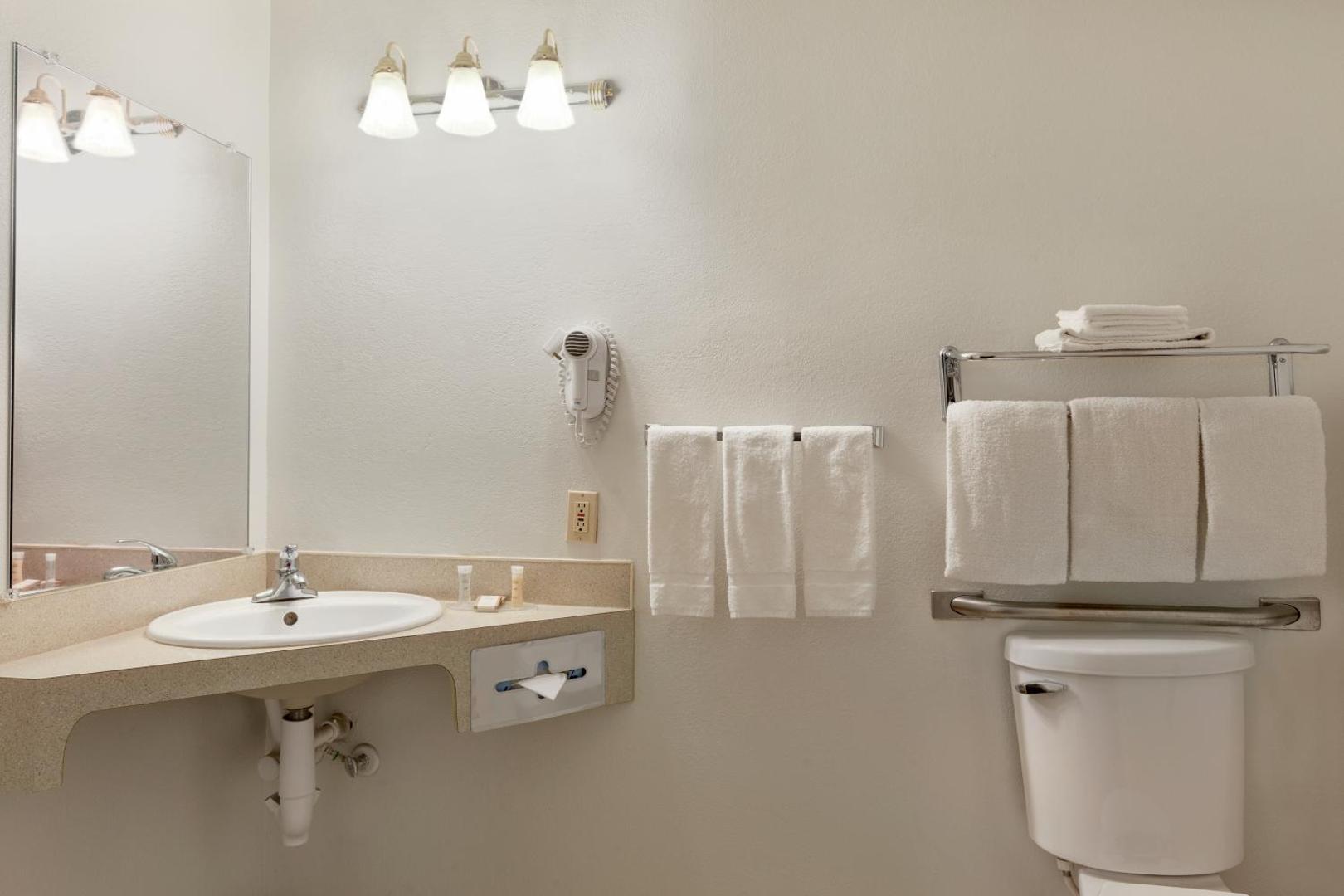 Howard Johnson by Wyndham Salem