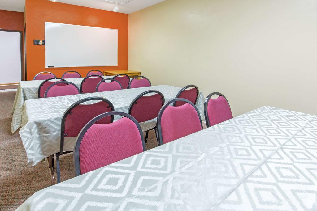 Super 8 by Wyndham Salem