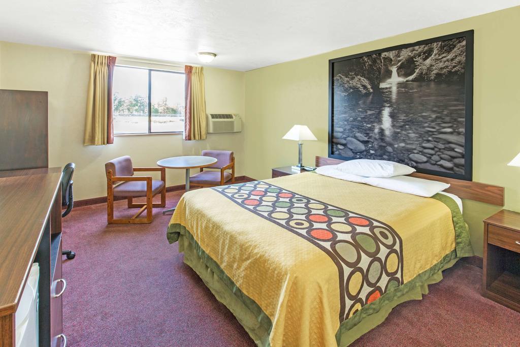 Super 8 by Wyndham Salem