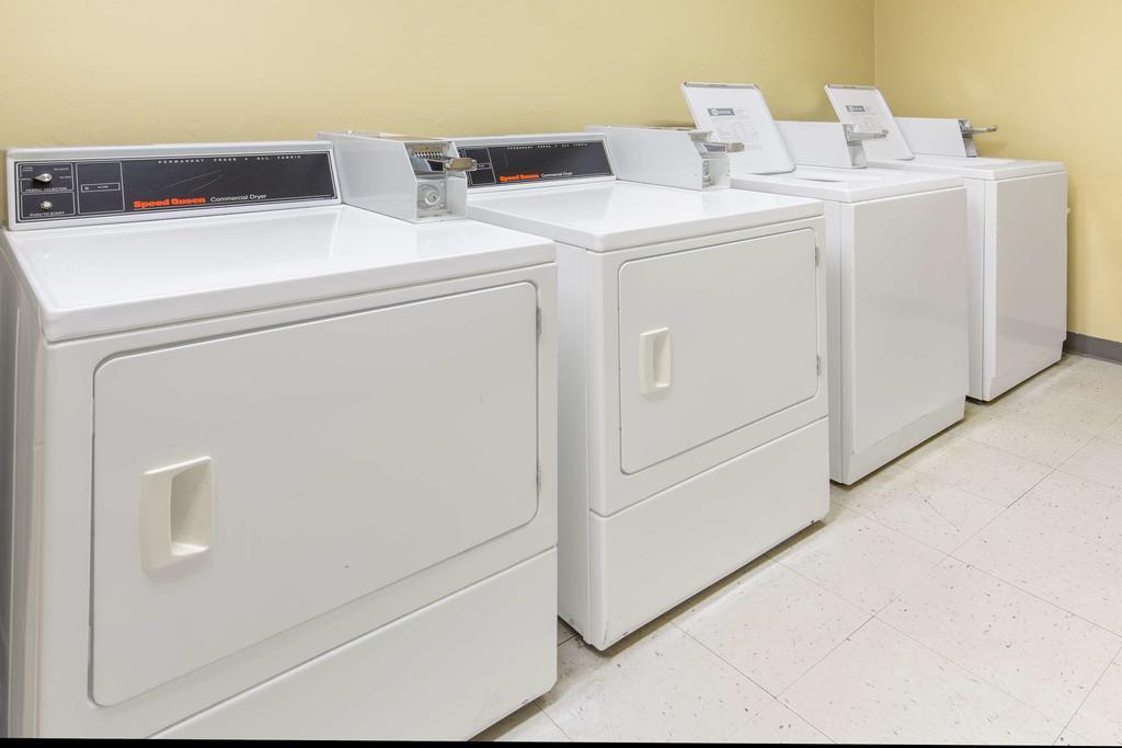 Super 8 by Wyndham Salem