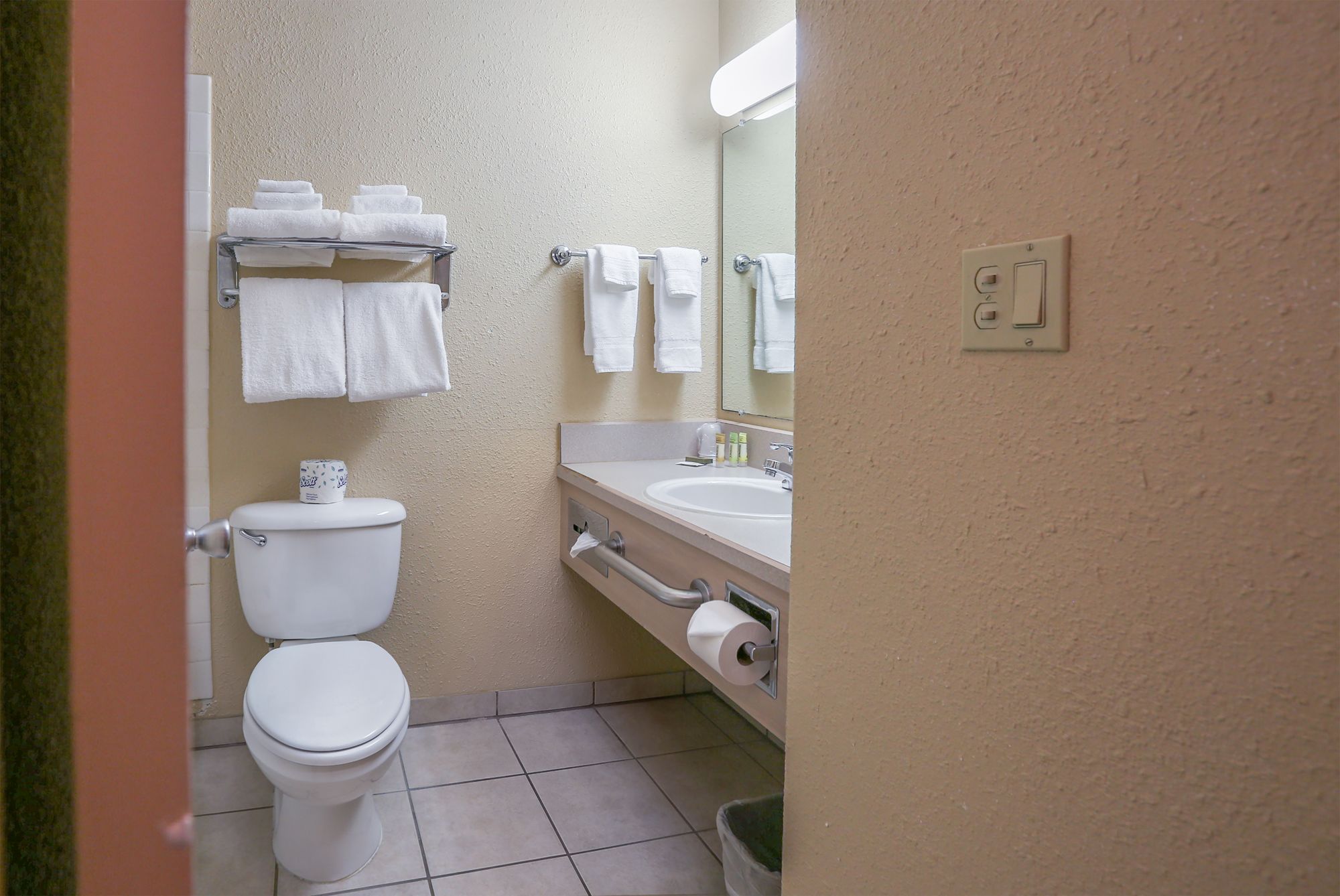 Ebb Tide Oceanfront Inn