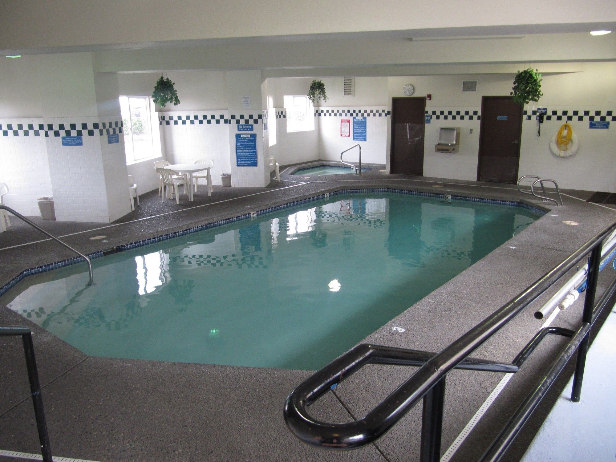 Ebb Tide Oceanfront Inn