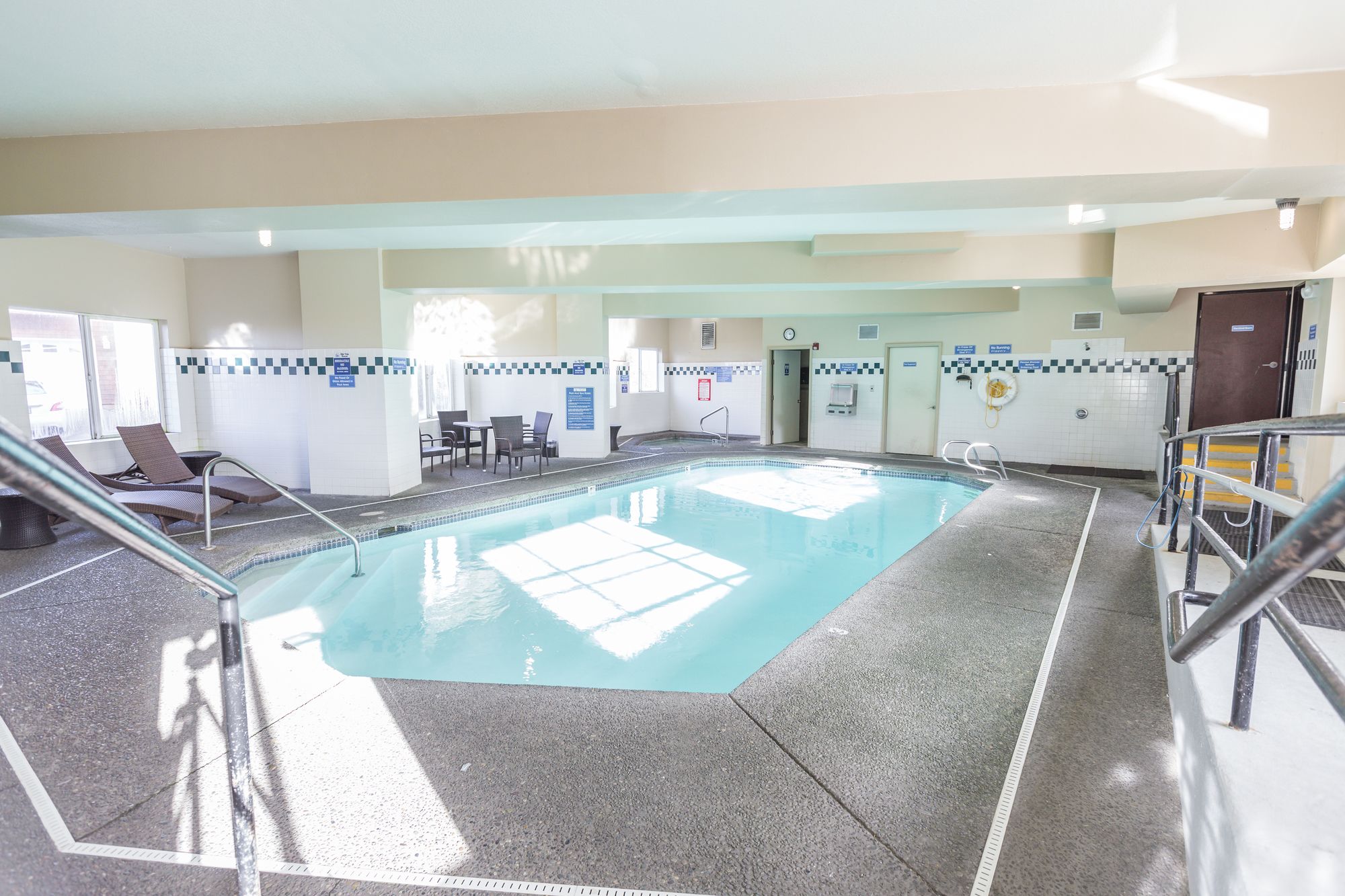 Ebb Tide Oceanfront Inn