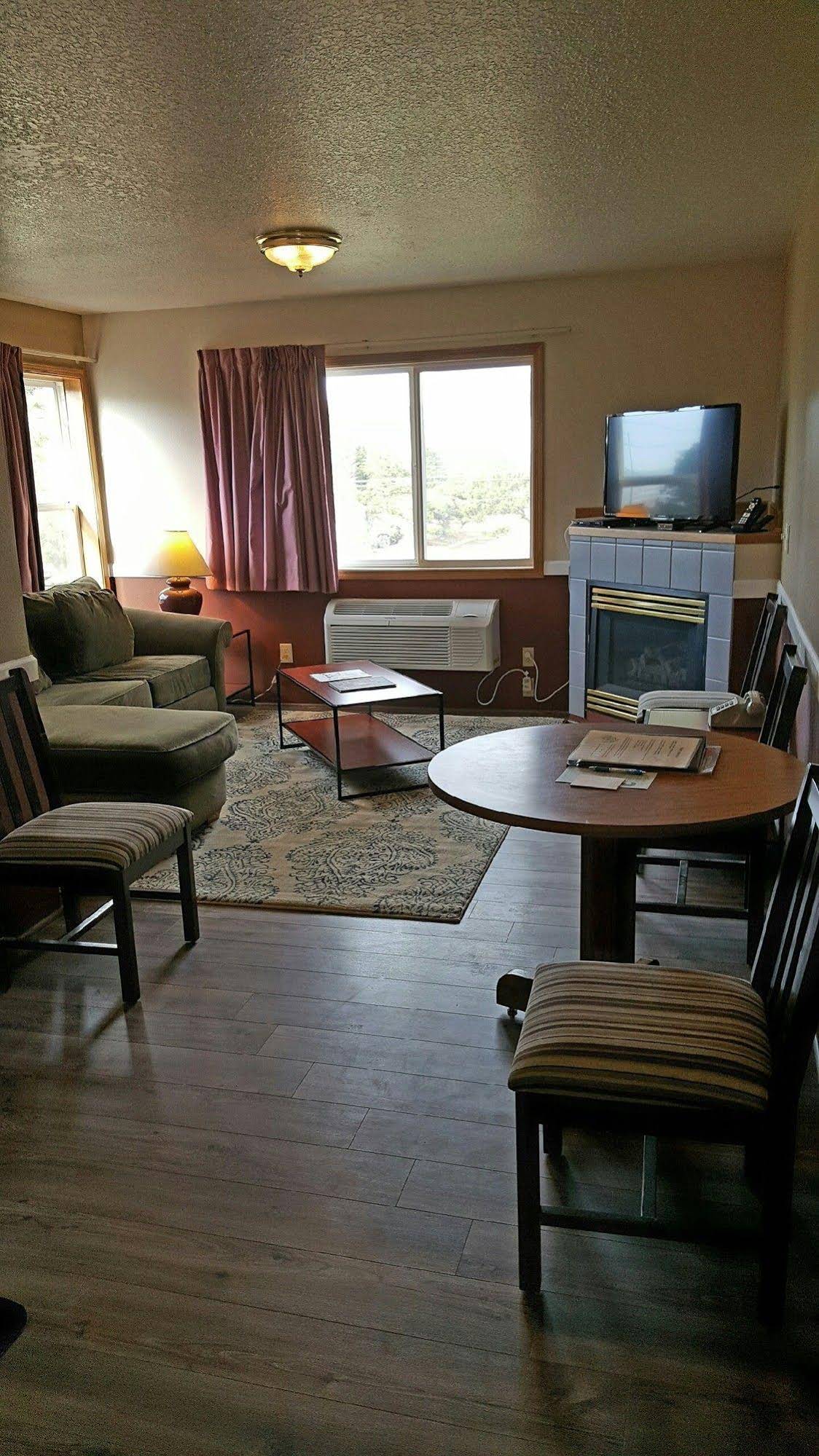 Hillcrest Inn & Hillcrest House