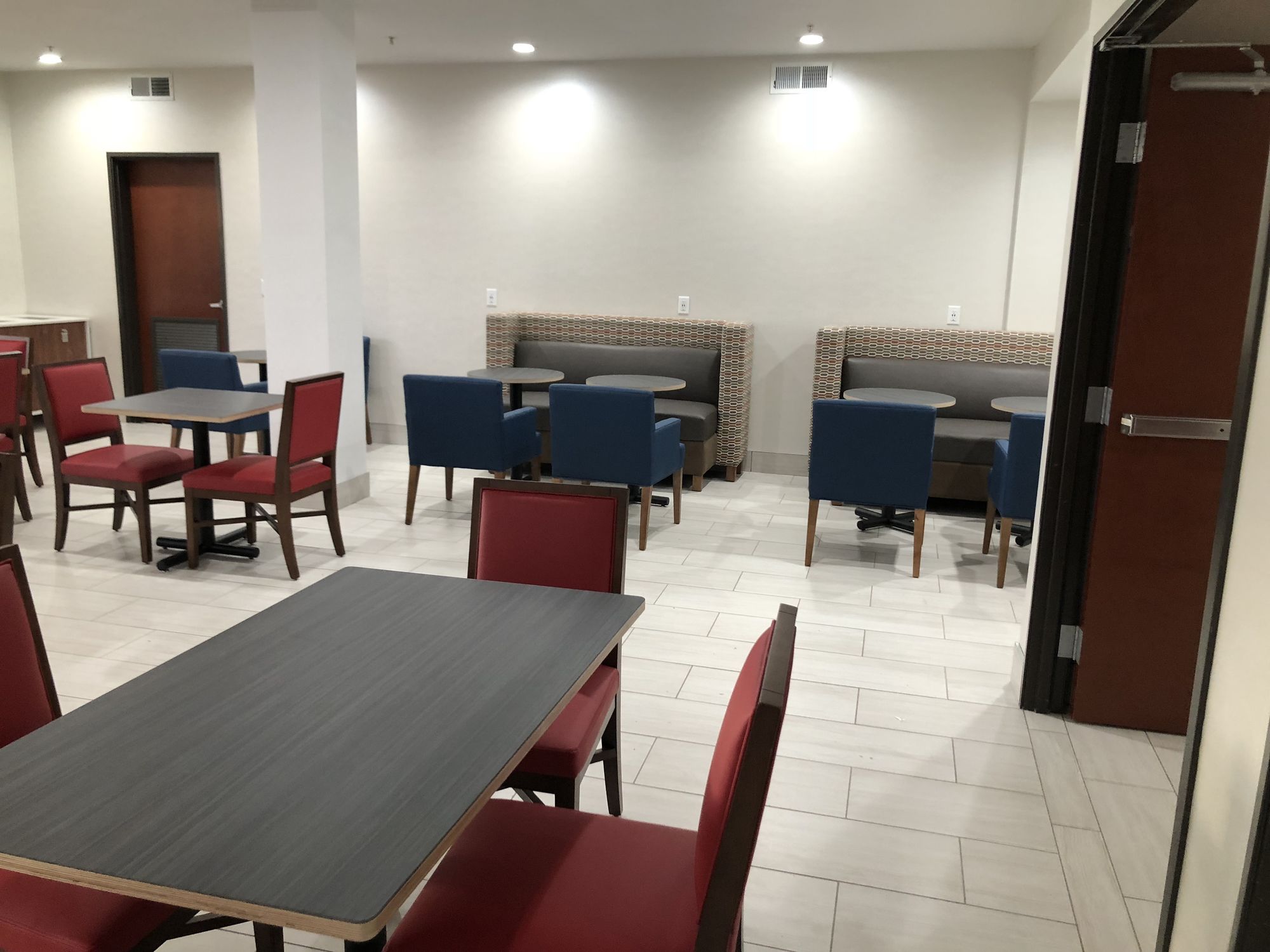 Holiday Inn Express Hotel & Suites Seaside - Convention Center