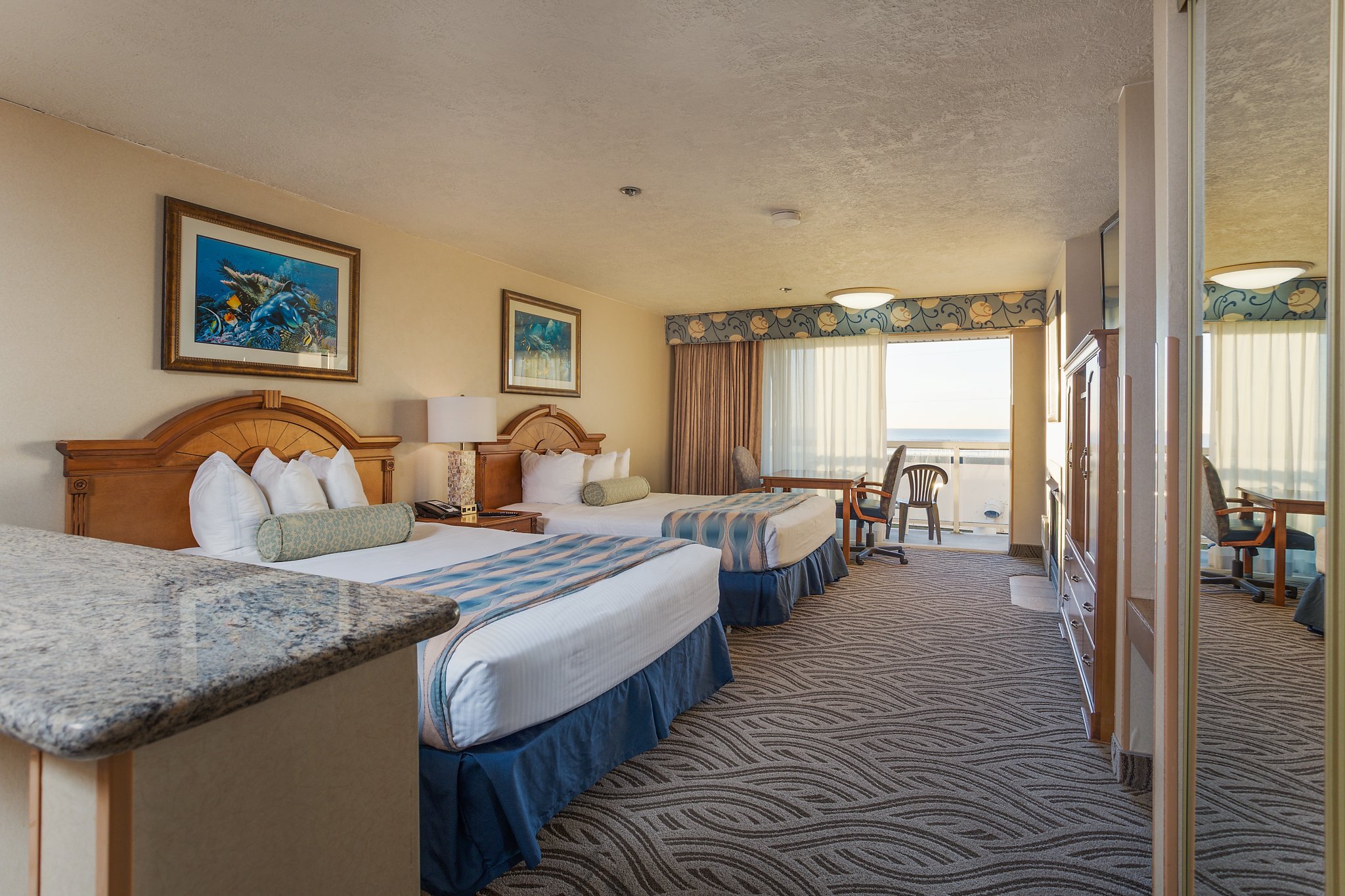 Promenade Inn & Suites Oceanfront
