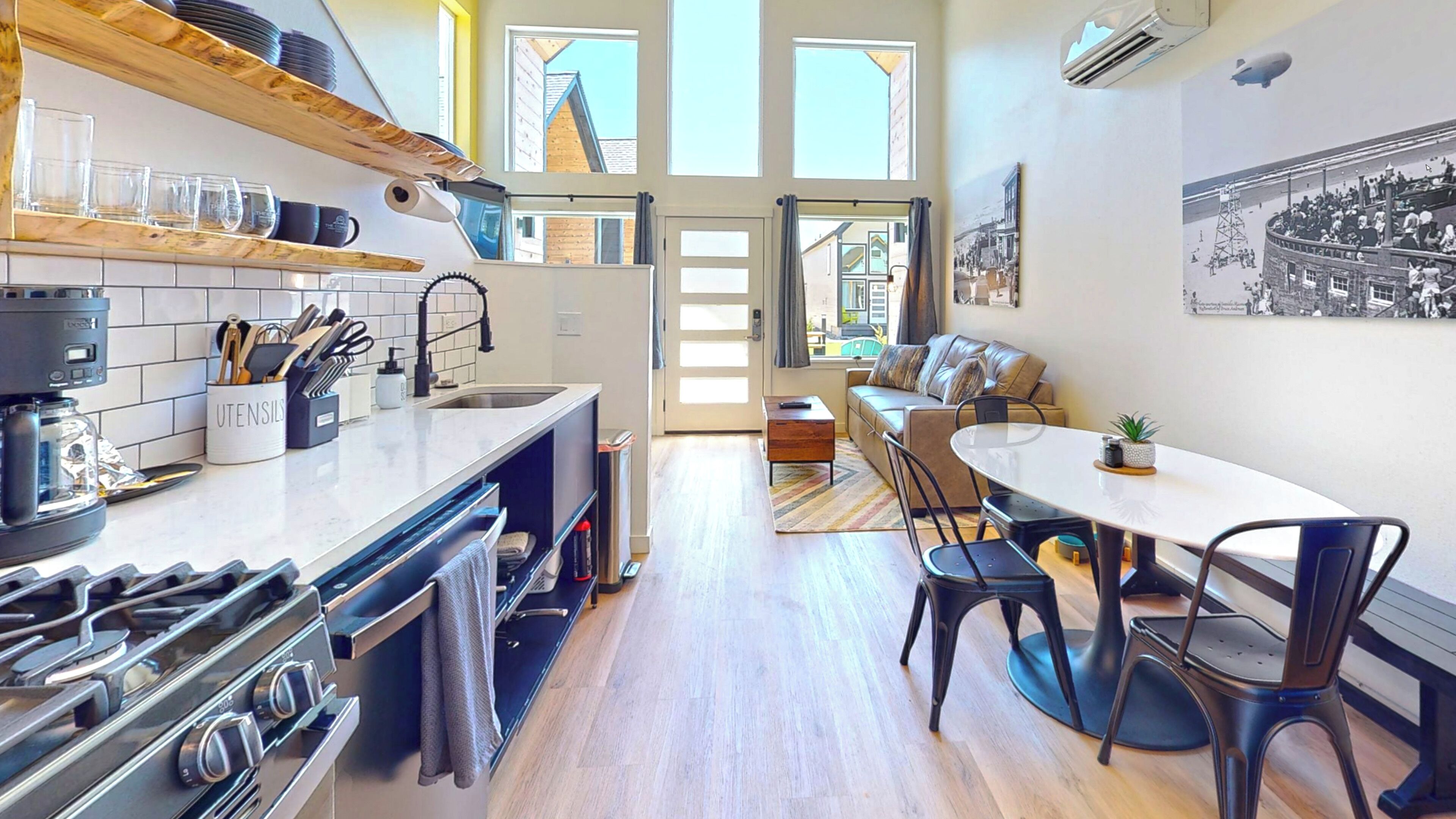 The Commons - Urban Coastal Lodging