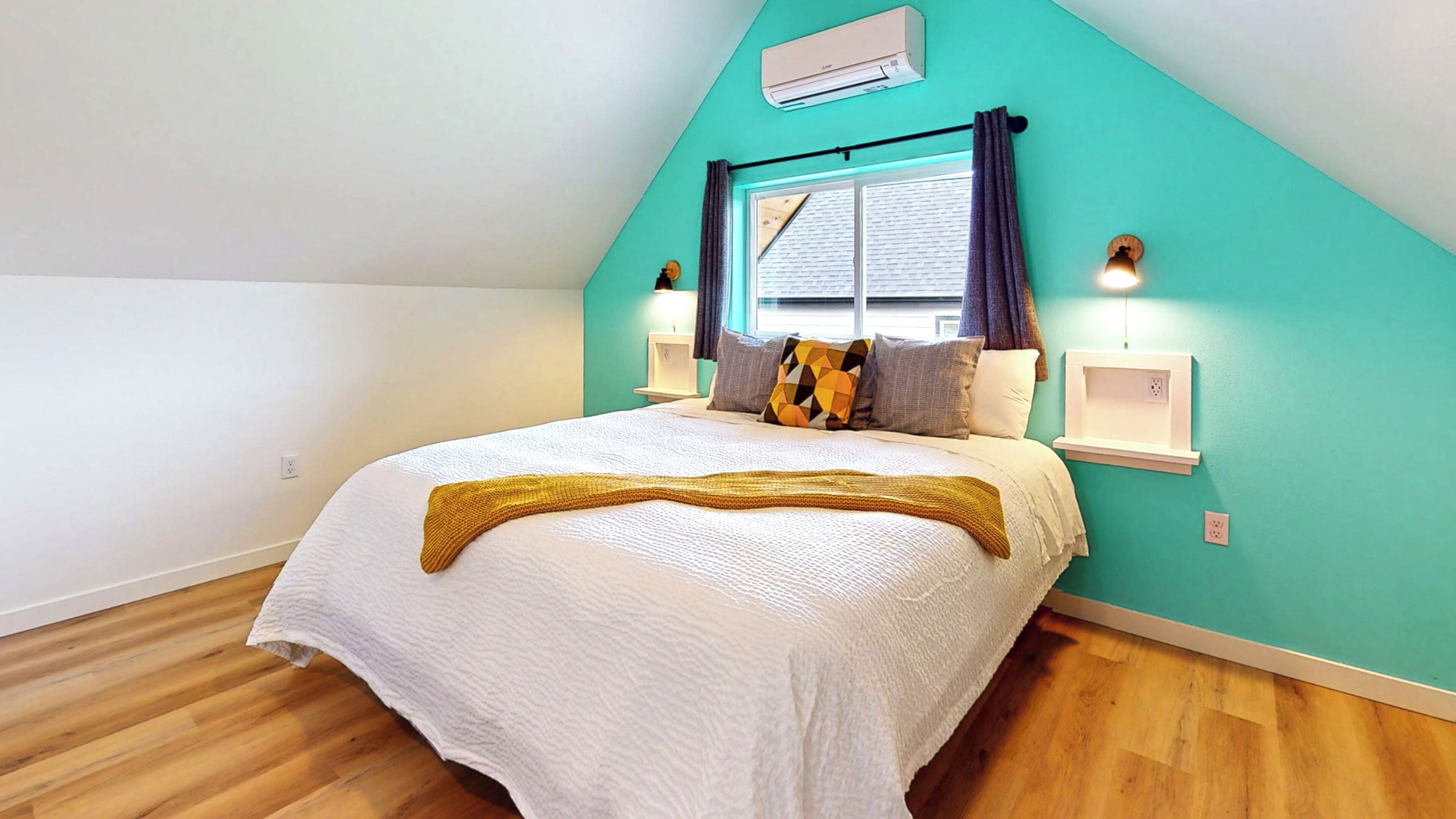 The Commons - Urban Coastal Lodging