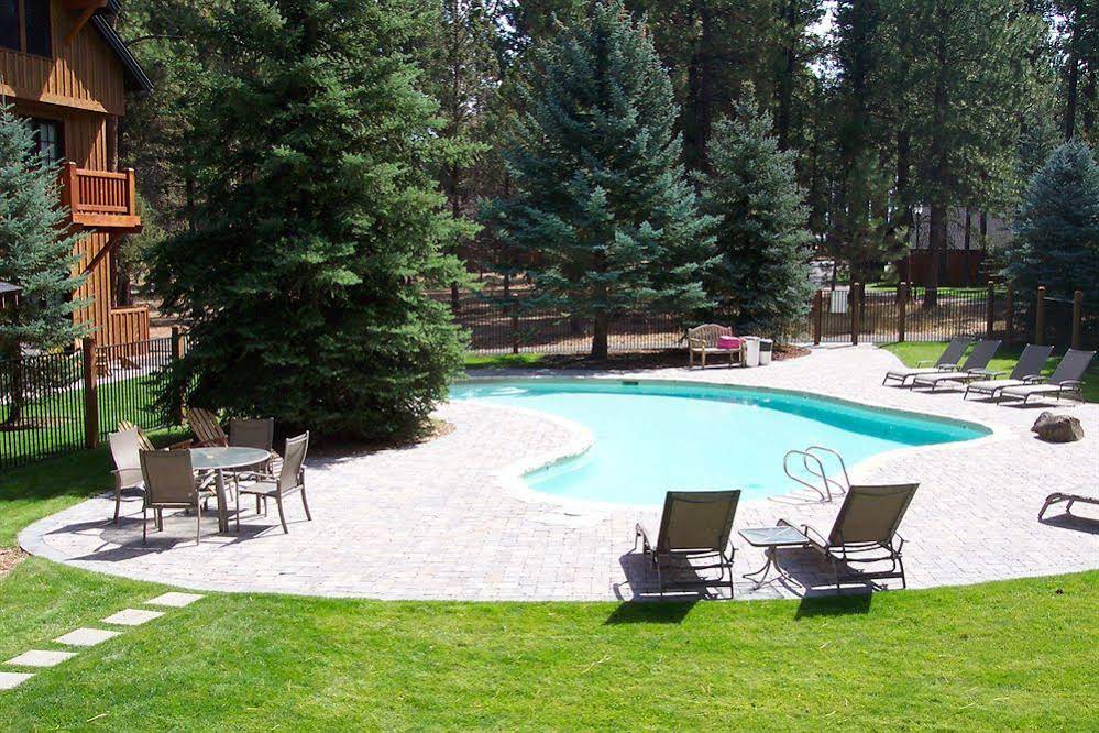 FivePine Lodge & Cabins