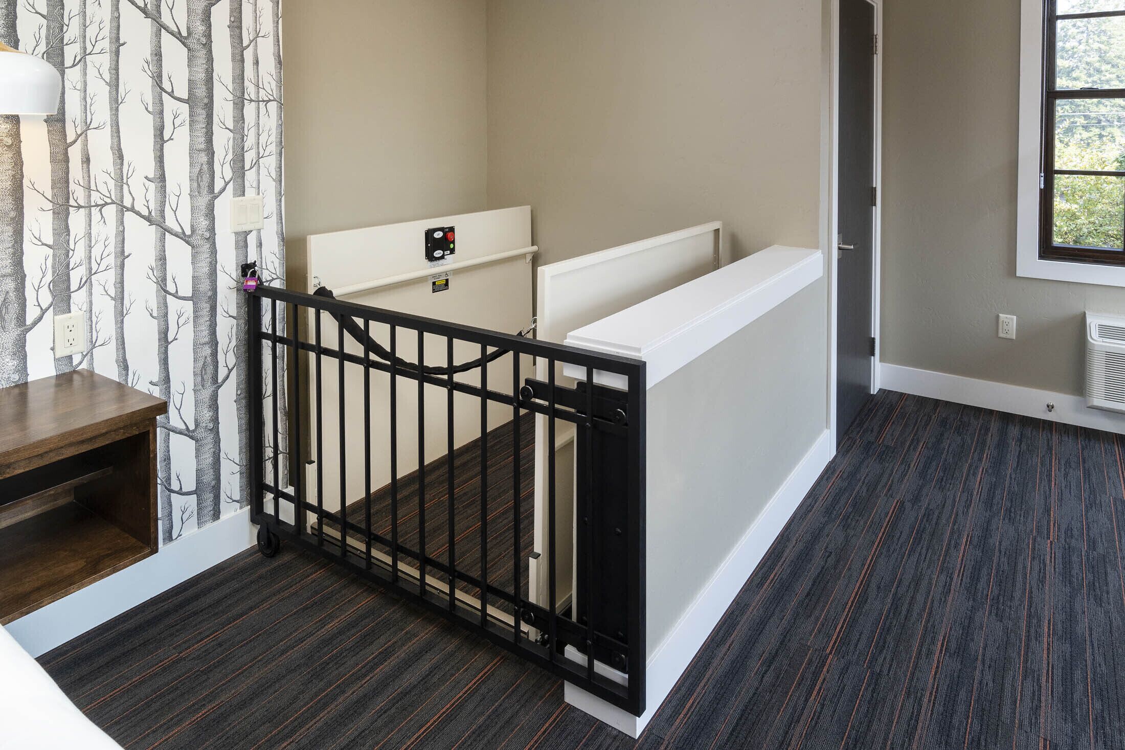 Ski Inn Taphouse Hotel