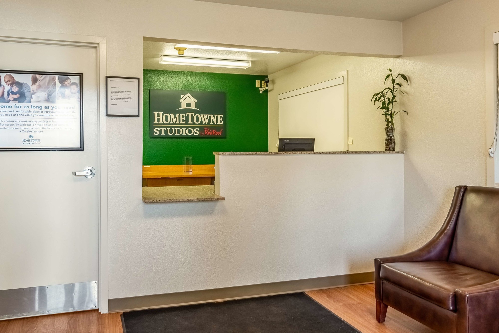 HomeTowne Studios Eugene - Springfield