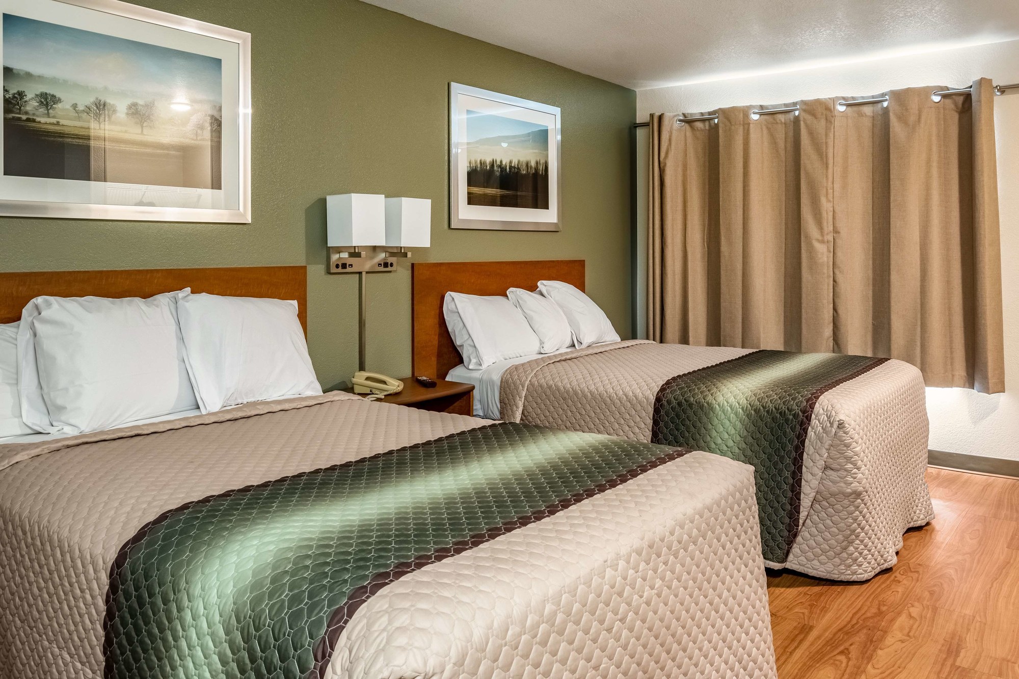 HomeTowne Studios Eugene - Springfield