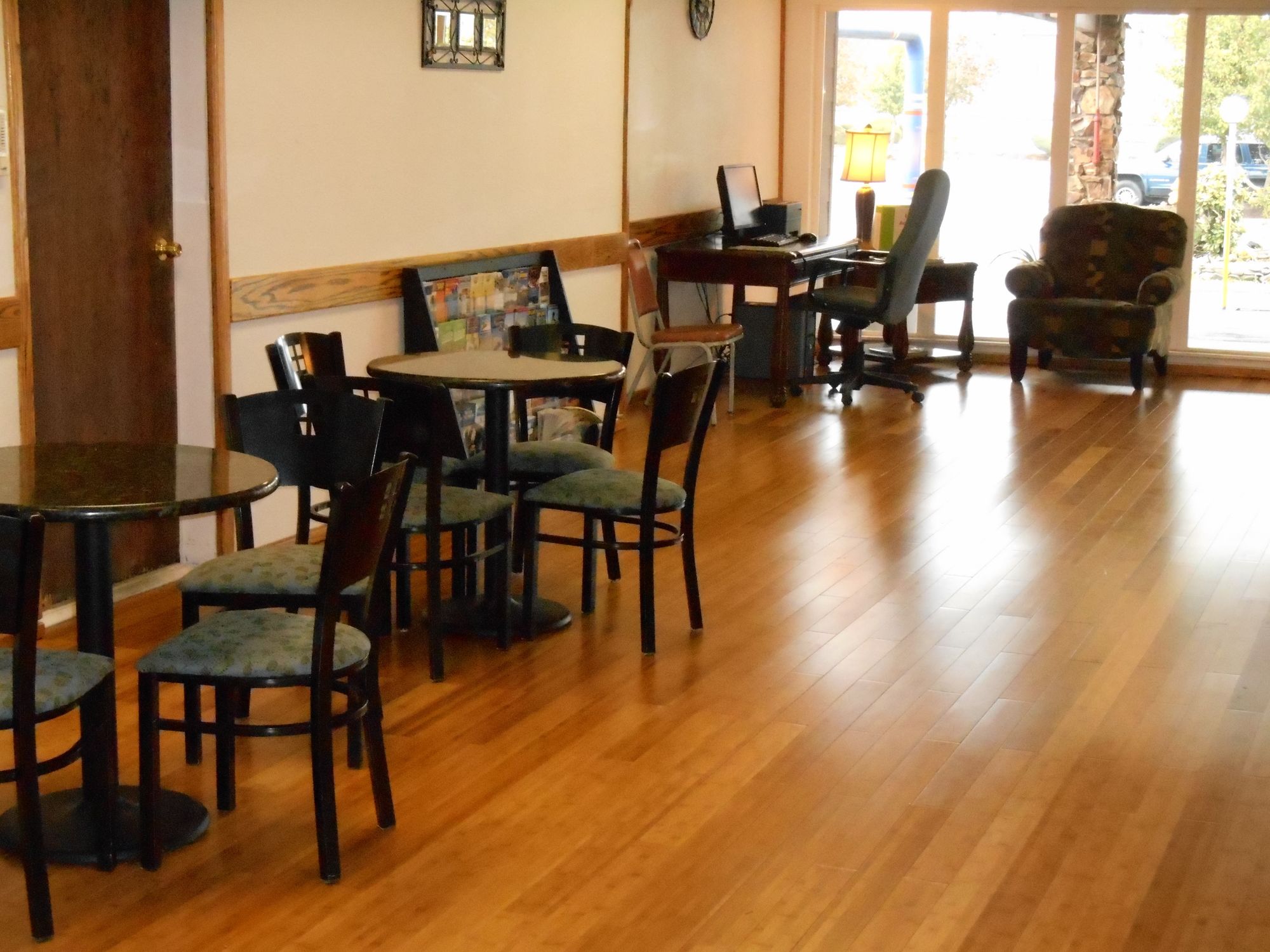 GuestHouse Inn & Suites Eugene Springfield