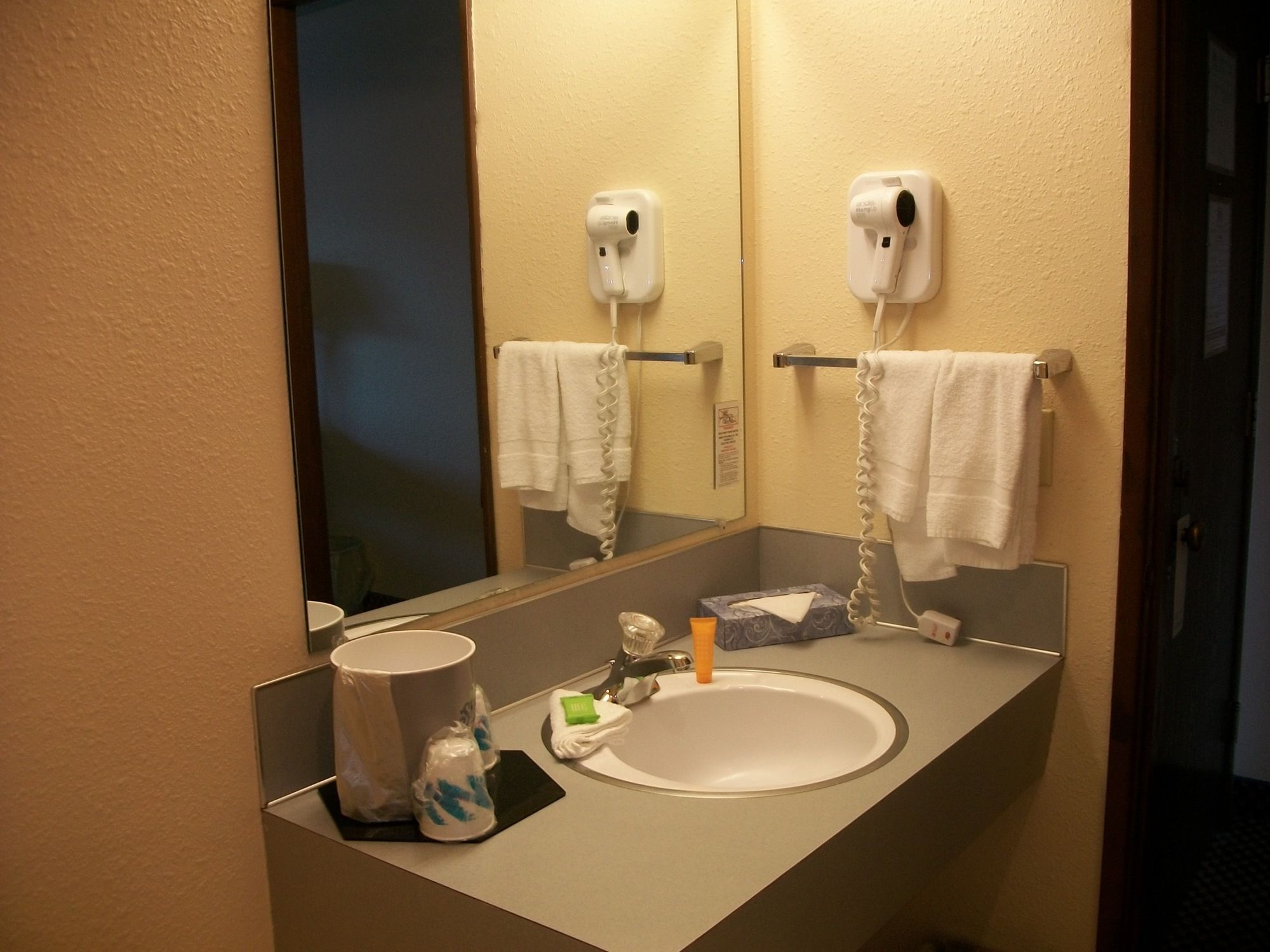 GuestHouse Inn & Suites Eugene Springfield