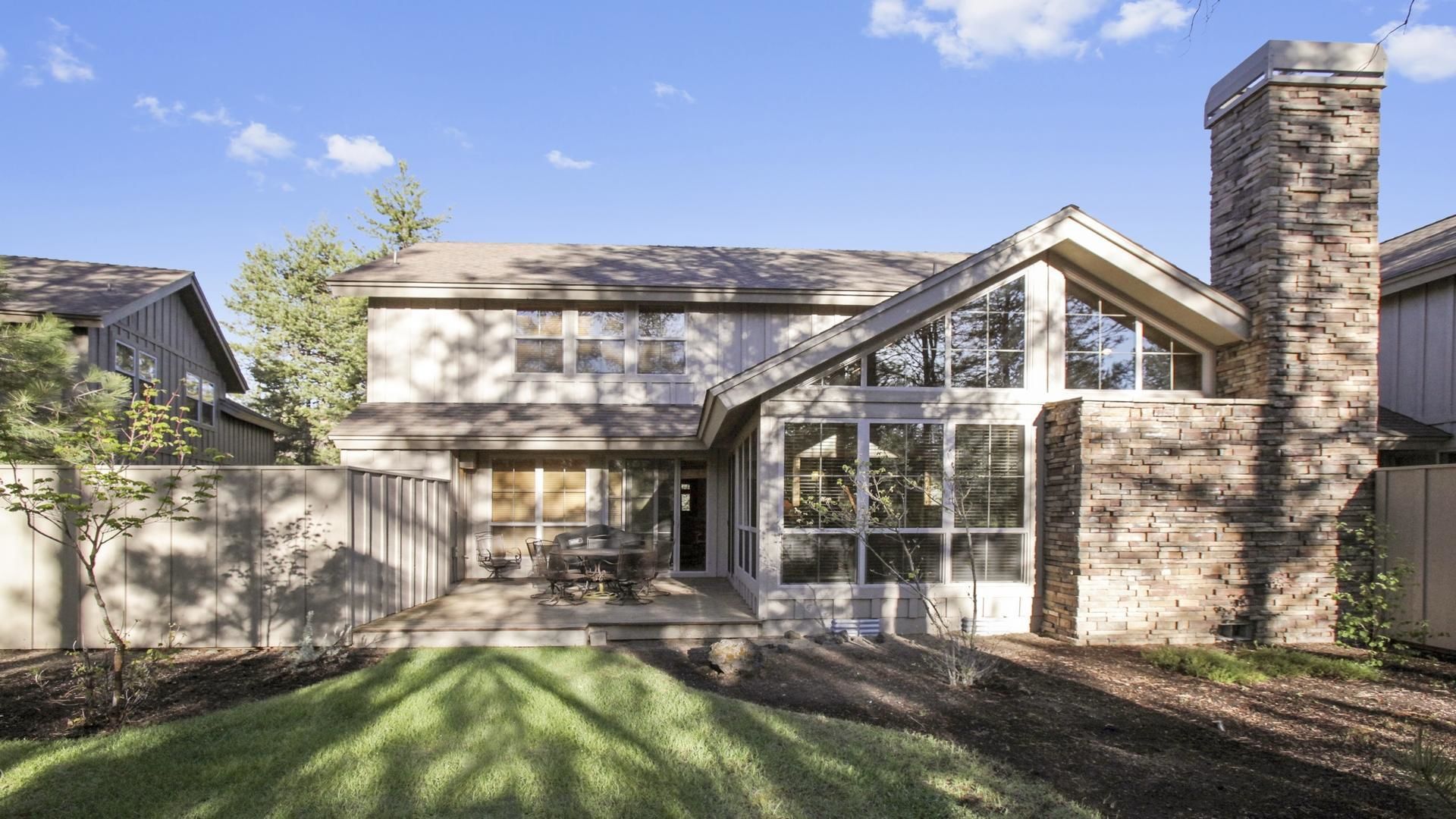 Fremont Crossing Condominiums