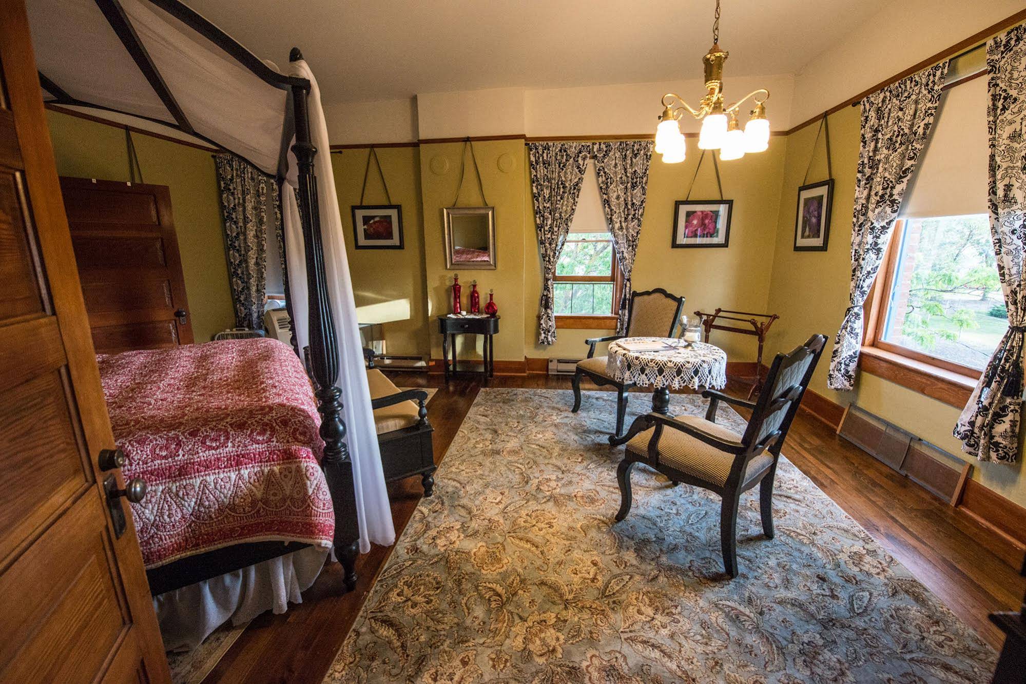 Historic Balch Hotel