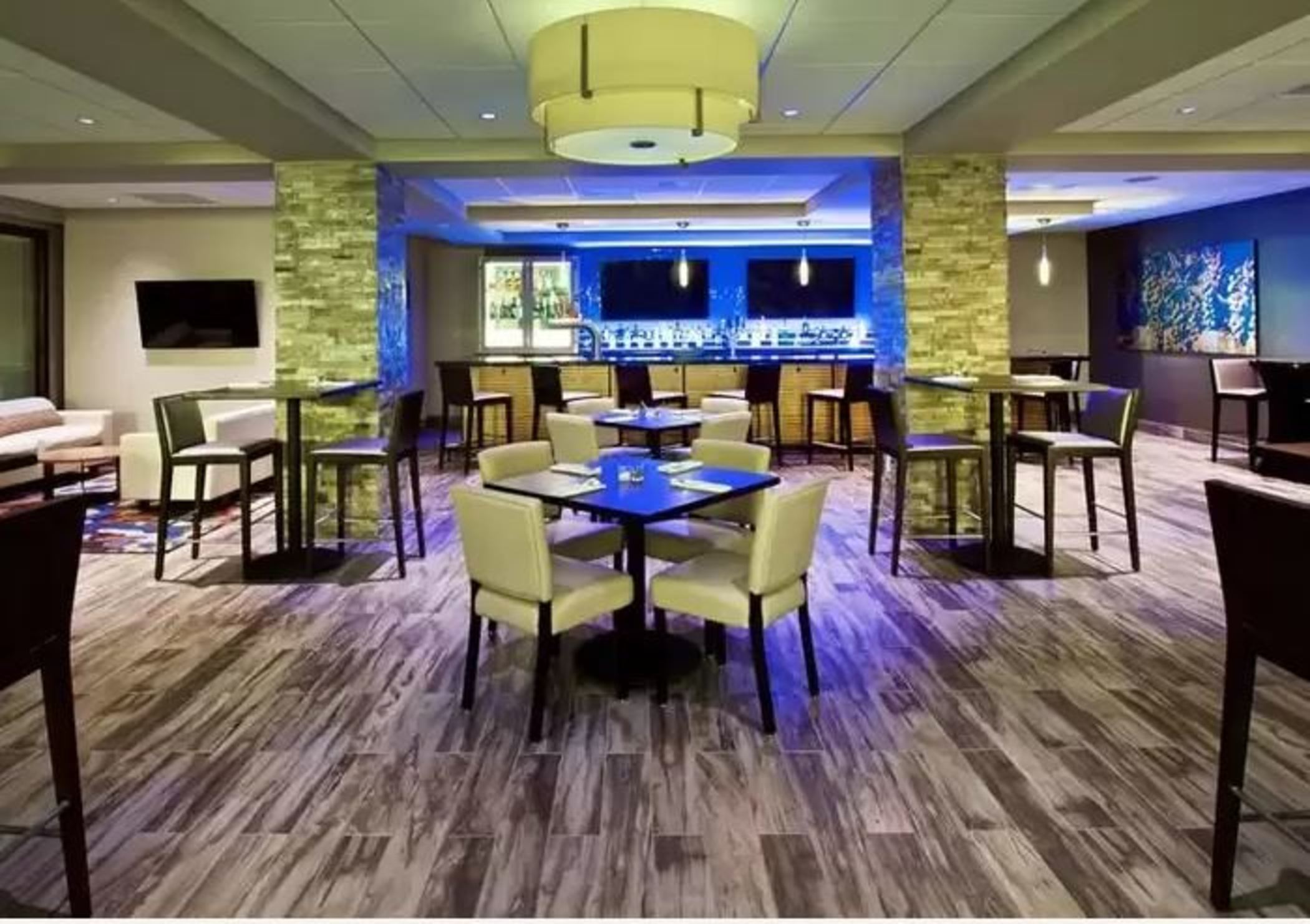 Embassy Suites by Hilton Portland Tigard