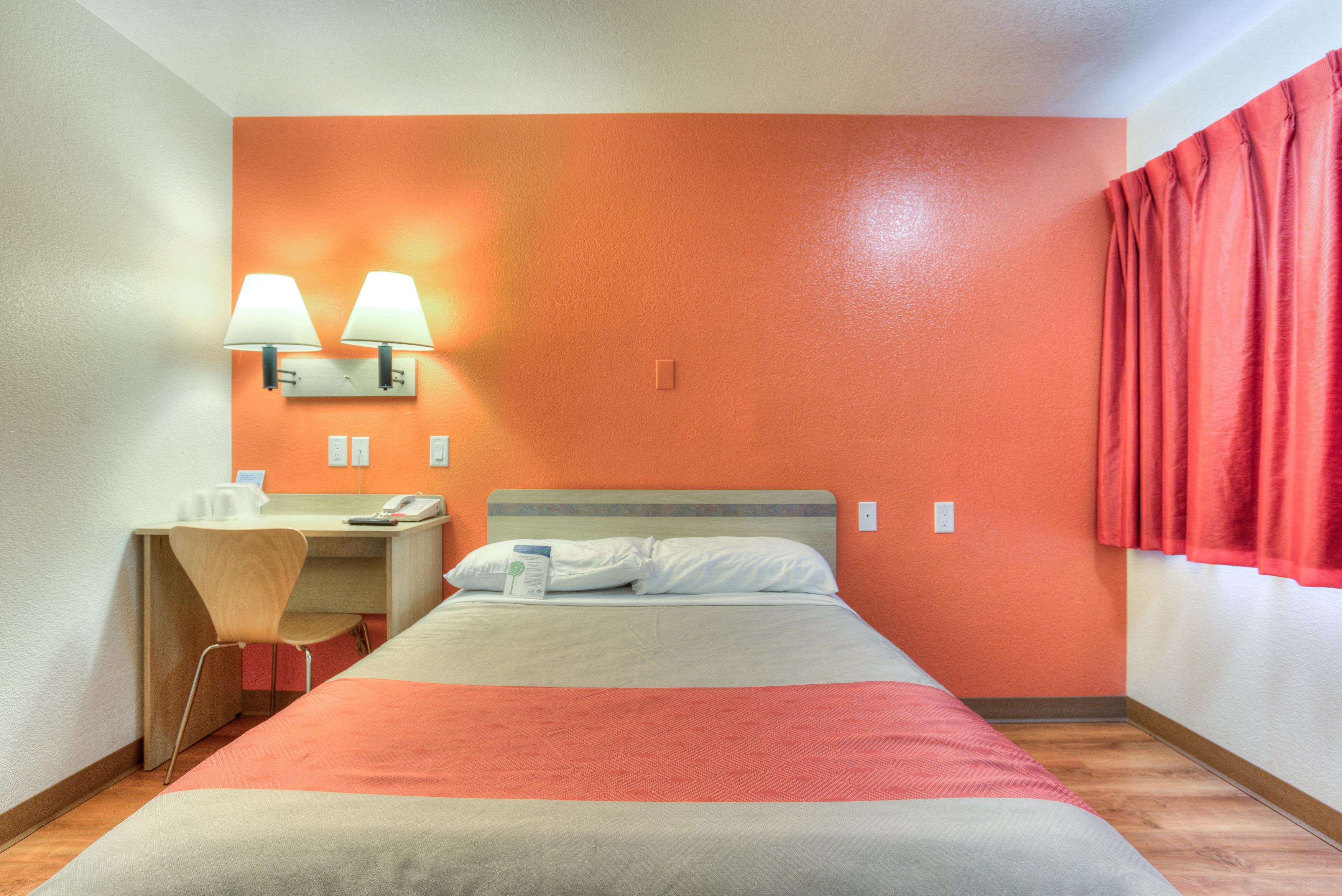 Motel 6 Tigard Or Portland South Lake Oswego