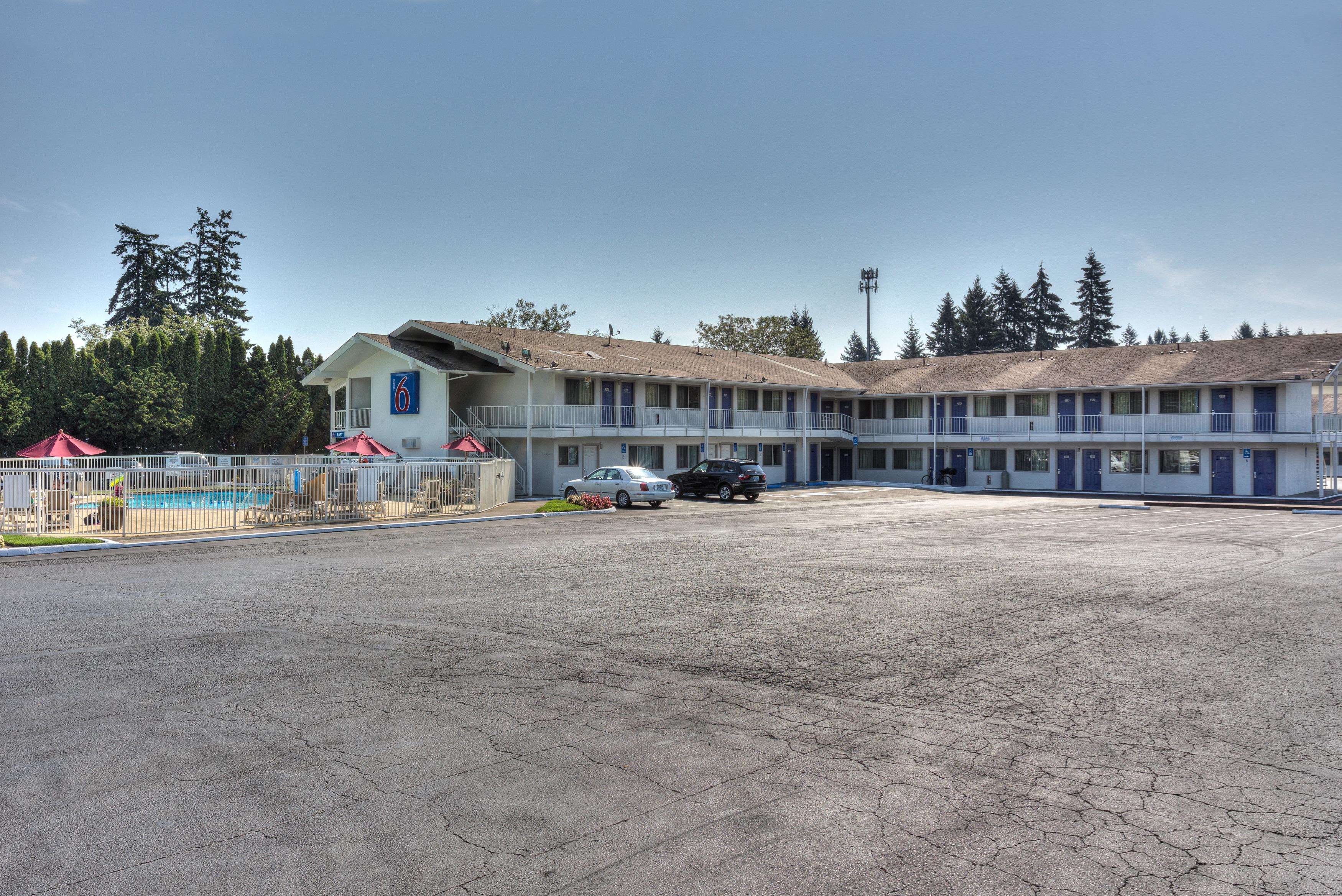 Motel 6 Tigard Or Portland South Lake Oswego