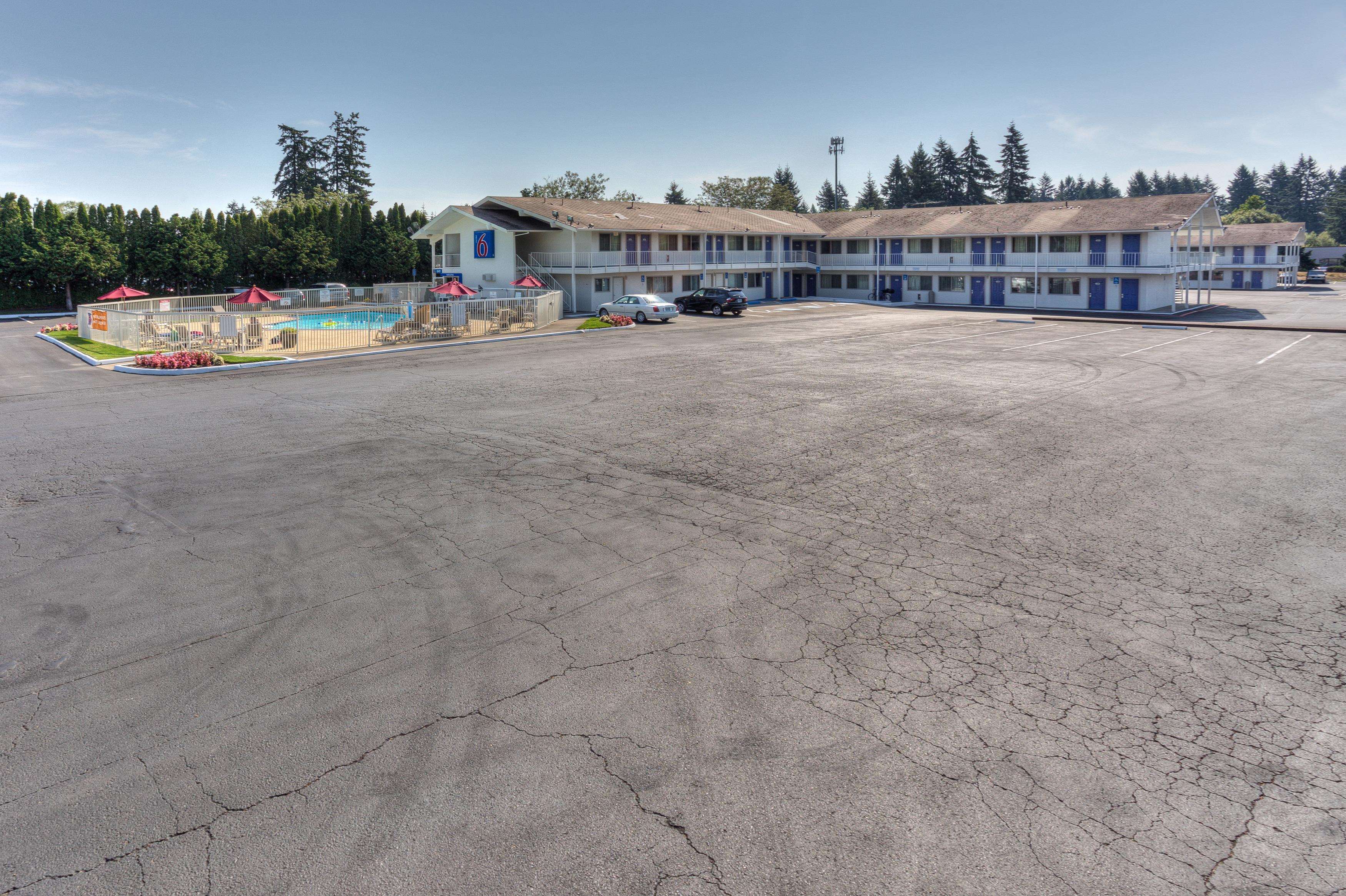 Motel 6 Tigard Or Portland South Lake Oswego