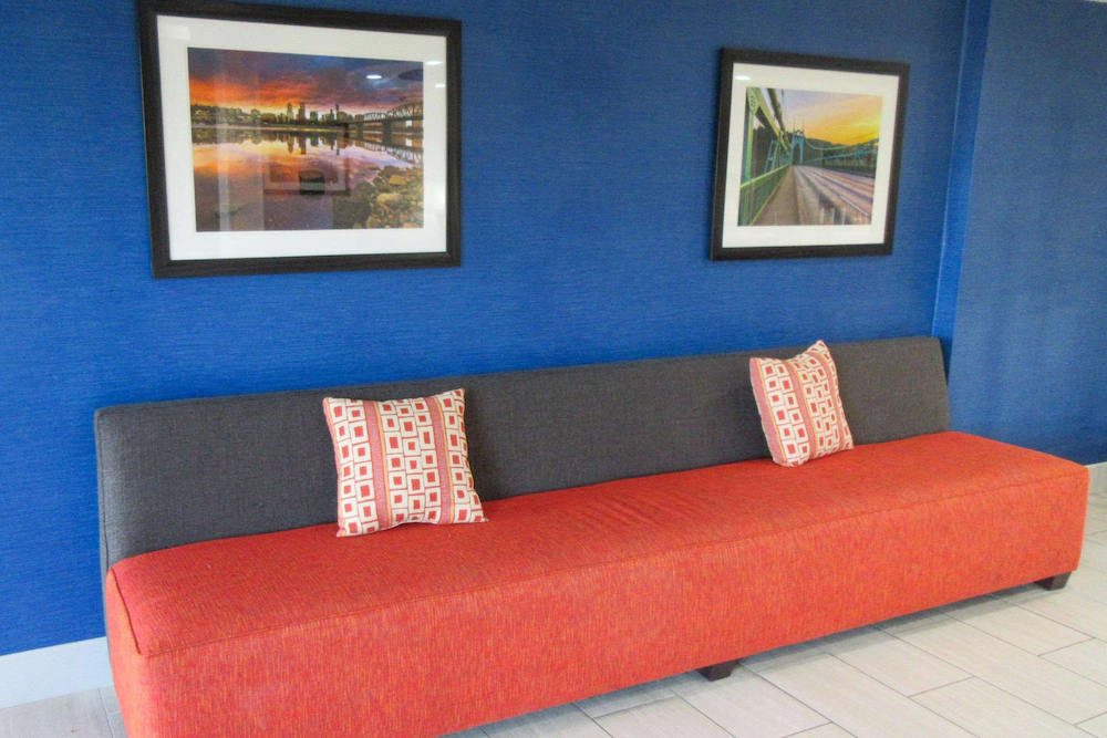 Comfort Inn & Suites