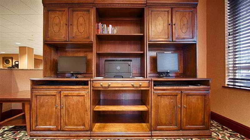 Best Western Plus Cascade Inn & Suites